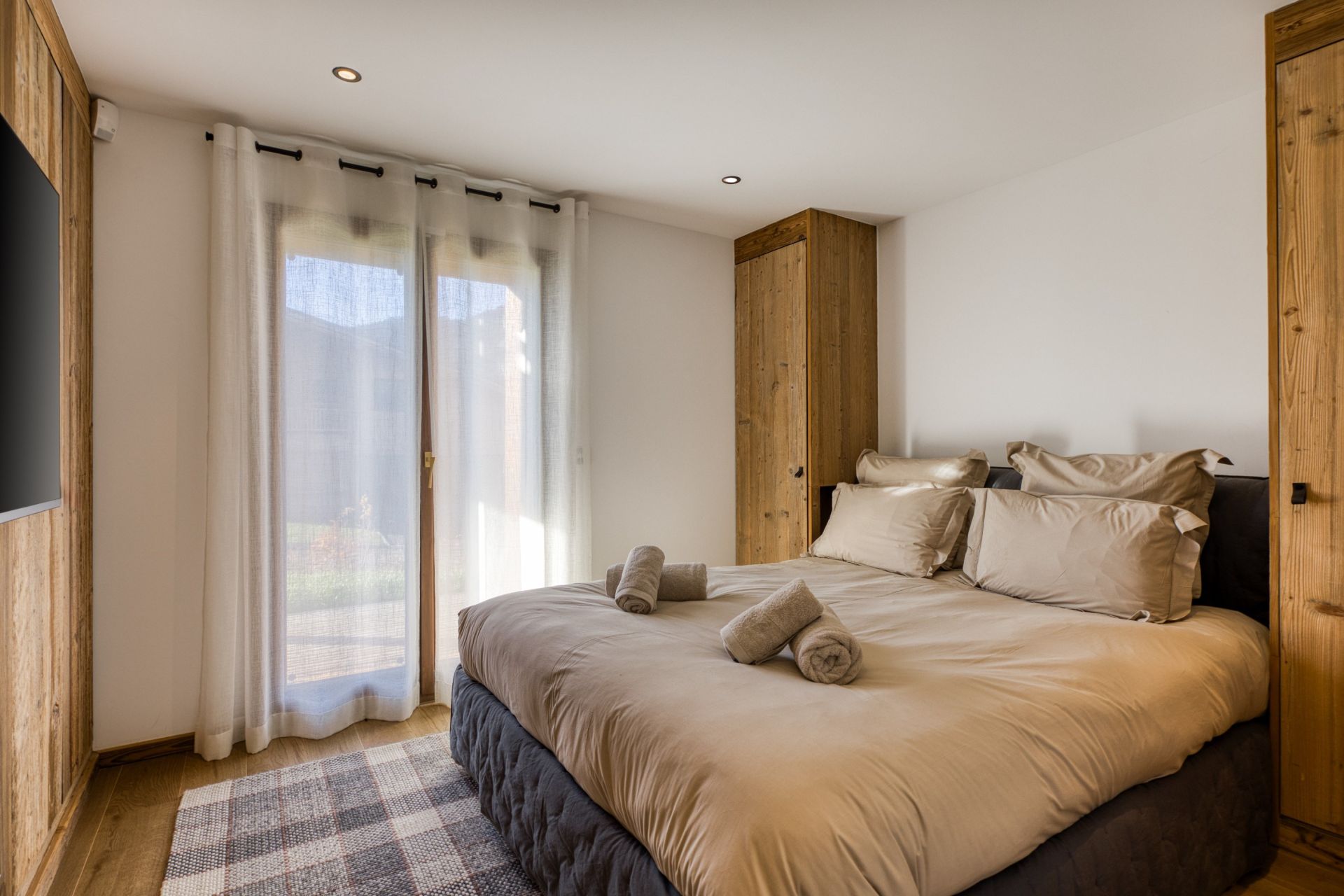 luxury chalet 8 Rooms for seasonal rent on MEGEVE (74120)