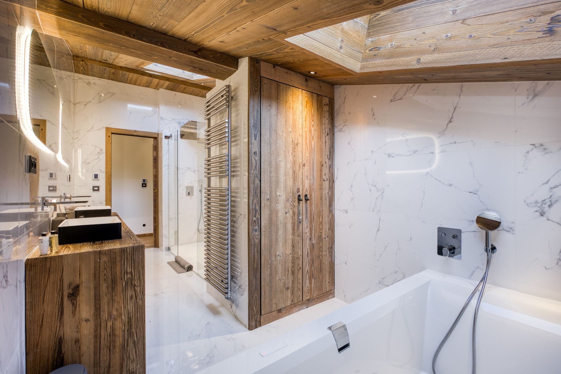 luxury chalet 8 Rooms for seasonal rent on MEGEVE (74120)