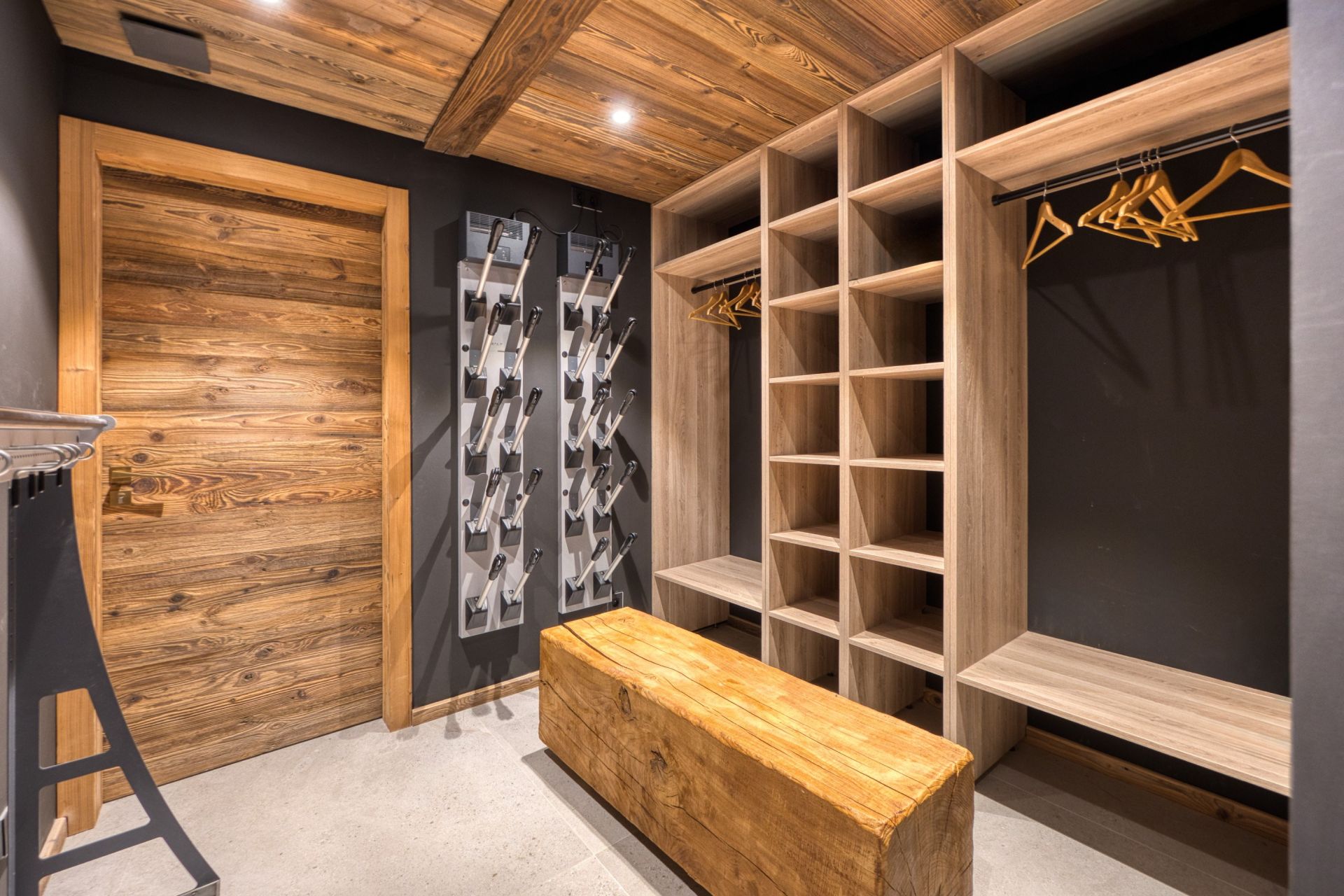 luxury chalet 8 Rooms for seasonal rent on MEGEVE (74120)