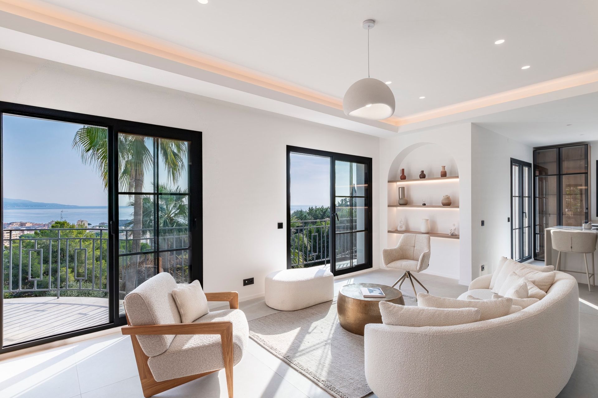 luxury villa 5 Rooms for sale on ROQUEBRUNE CAP MARTIN (06190)