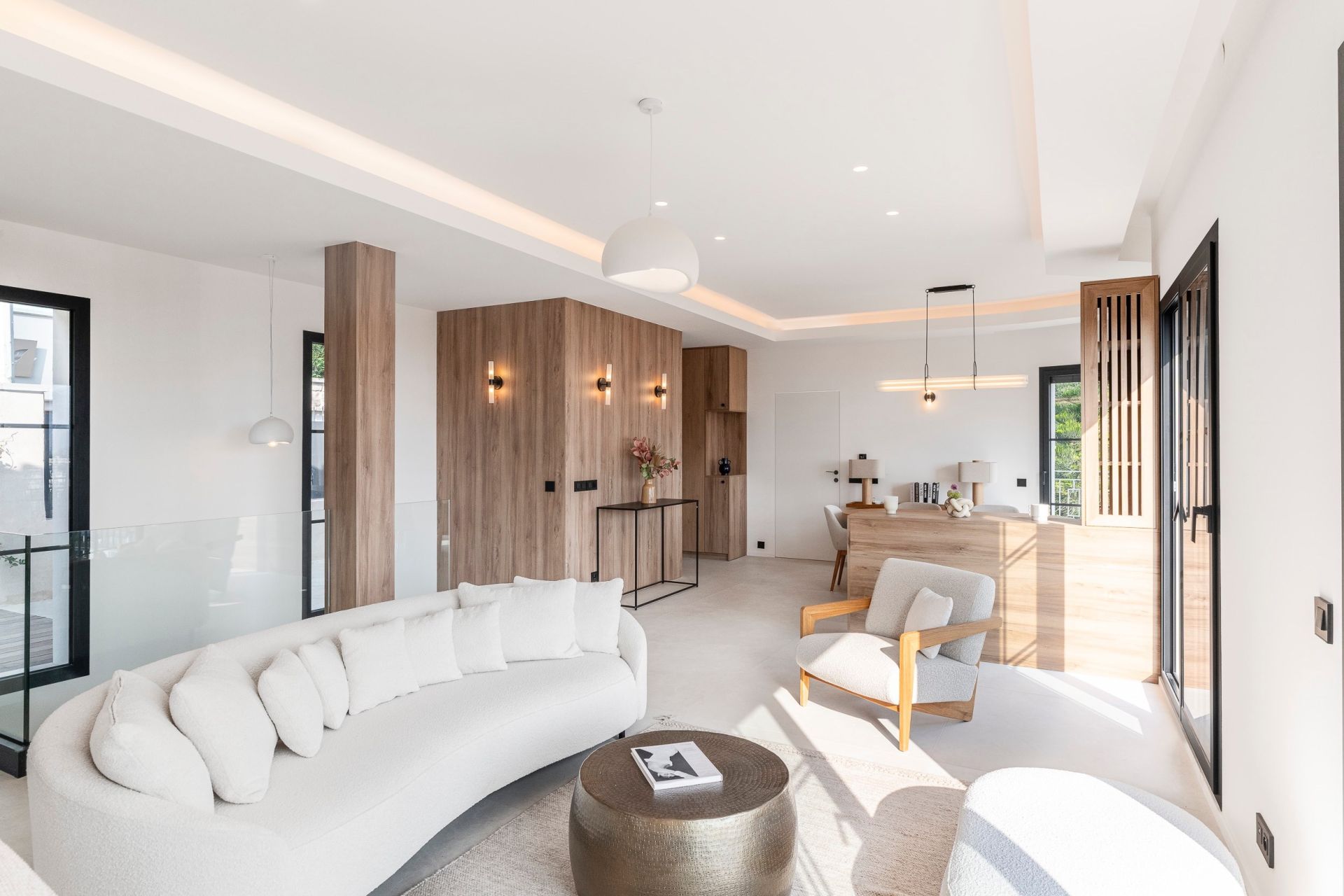 luxury villa 5 Rooms for sale on ROQUEBRUNE CAP MARTIN (06190)