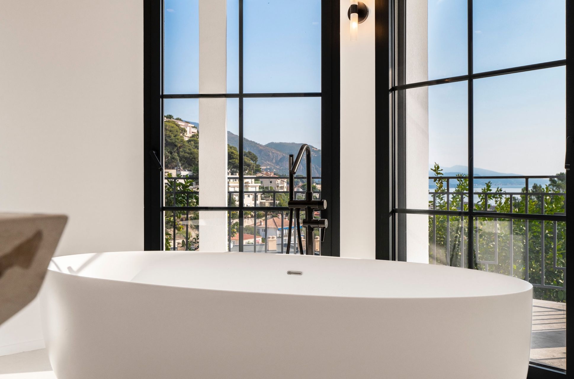 luxury villa 5 Rooms for sale on ROQUEBRUNE CAP MARTIN (06190)