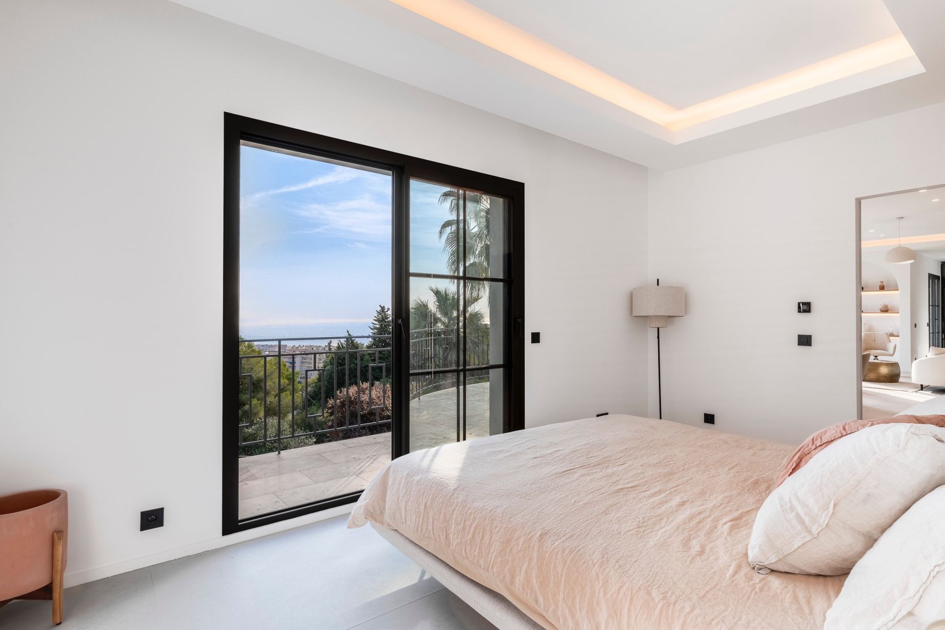 luxury villa 5 Rooms for sale on ROQUEBRUNE CAP MARTIN (06190)