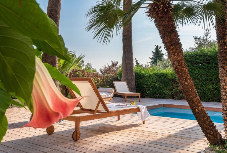 luxury villa 5 Rooms for sale on ROQUEBRUNE CAP MARTIN (06190)