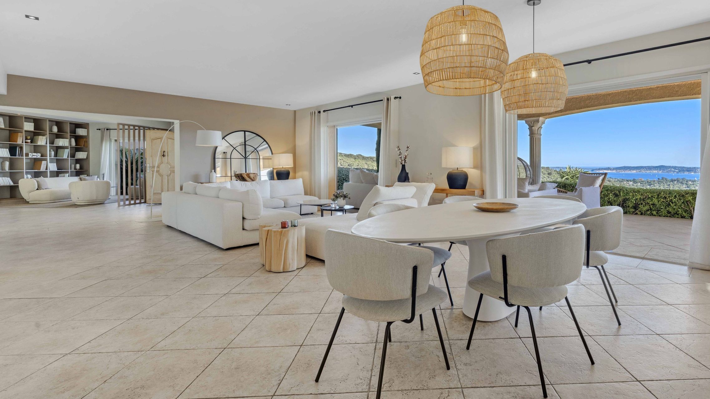 mansion 12 Rooms for sale on GRIMAUD (83310)