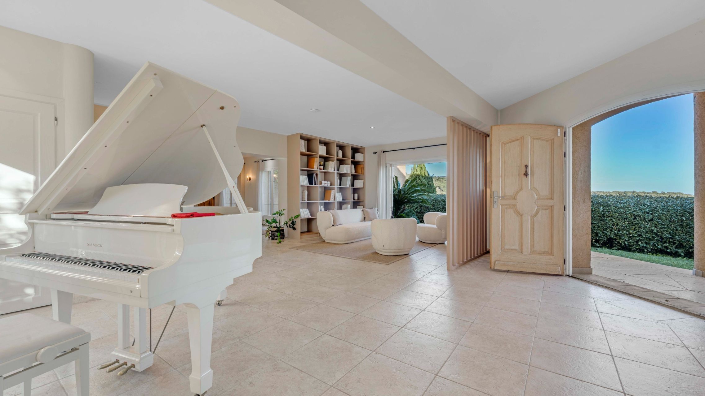 mansion 12 Rooms for sale on GRIMAUD (83310)