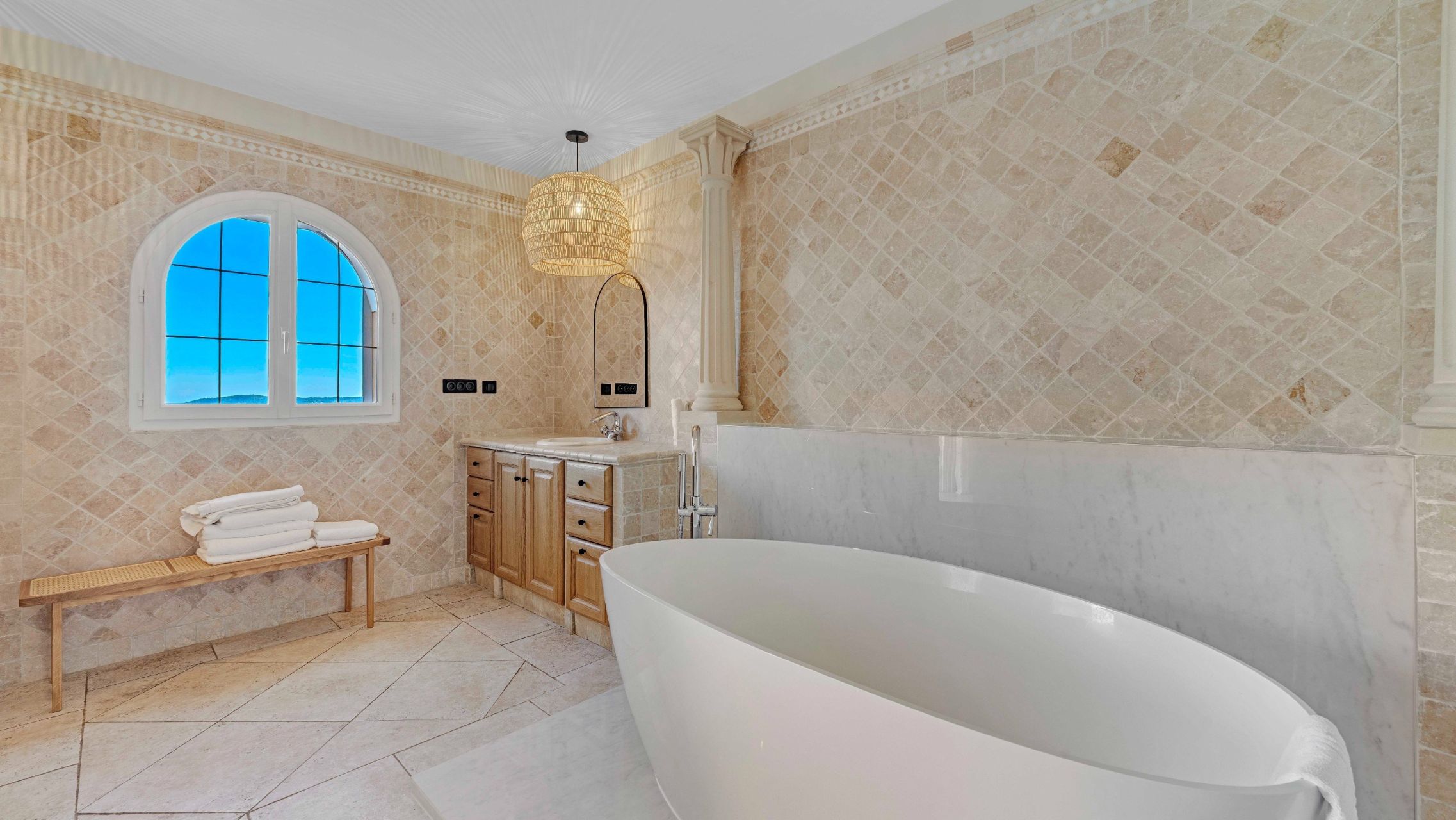 mansion 12 Rooms for sale on GRIMAUD (83310)