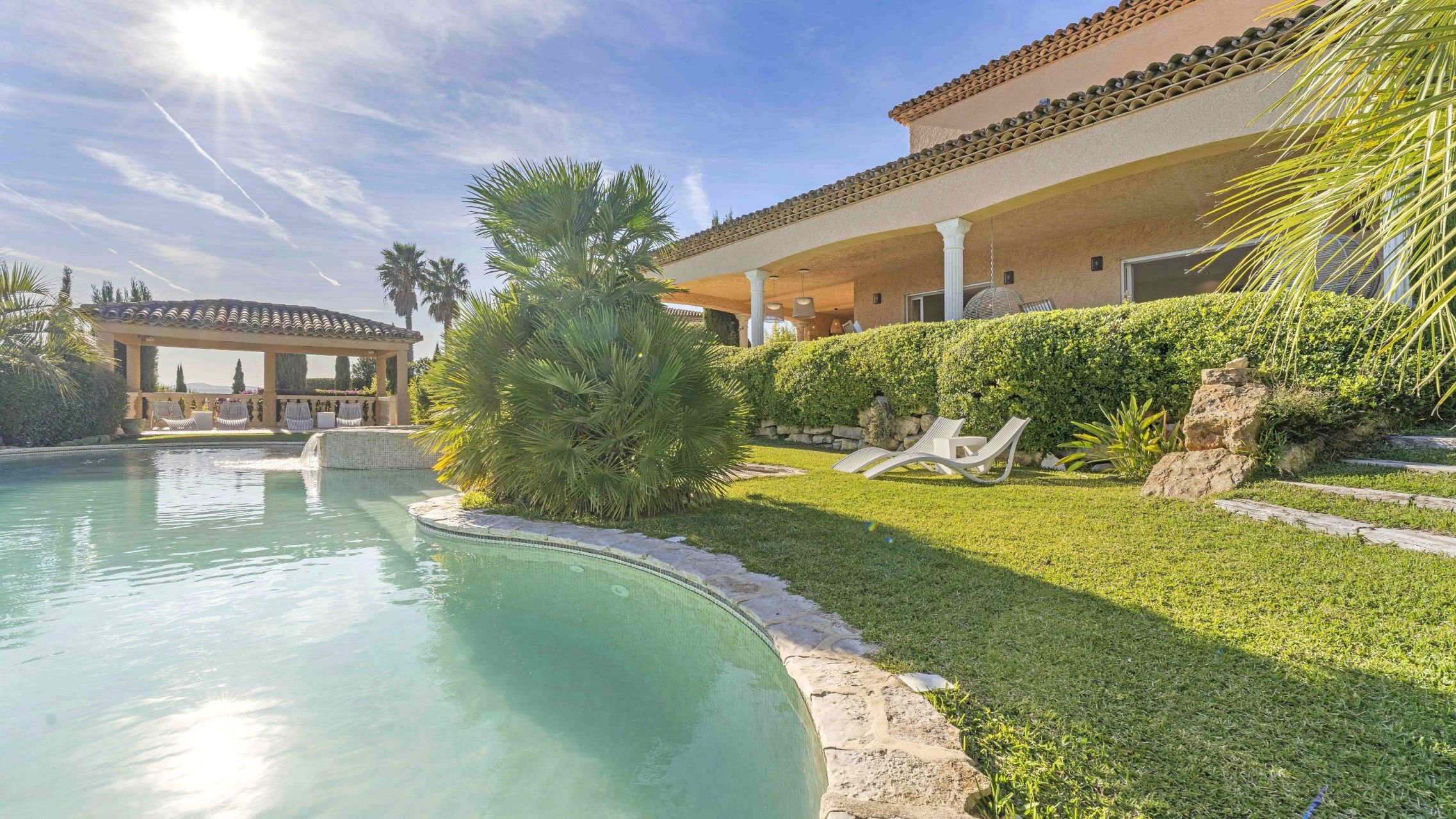 mansion 12 Rooms for sale on GRIMAUD (83310)