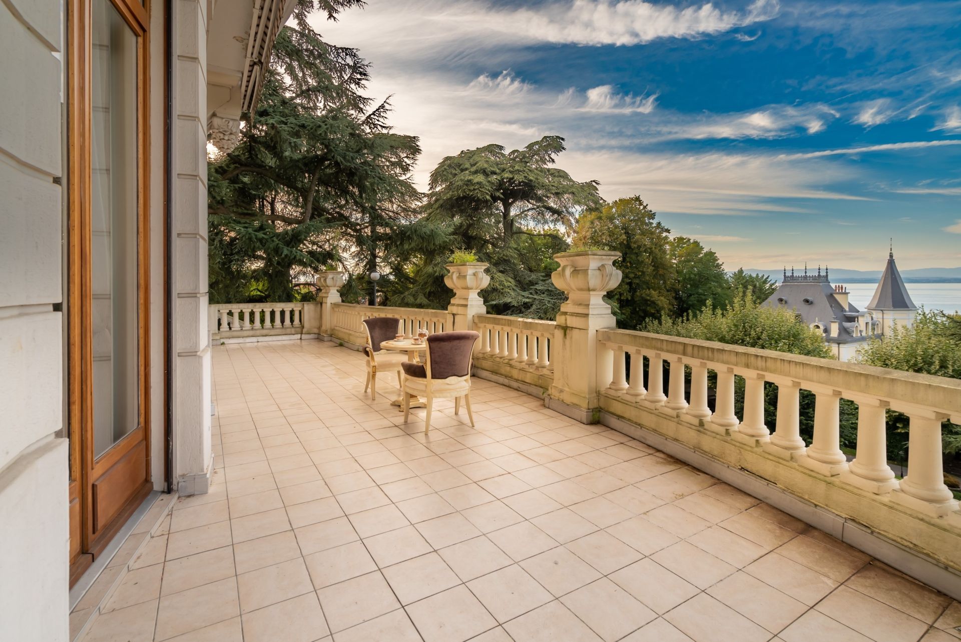 luxury apartment 7 Rooms for sale on EVIAN LES BAINS (74500)