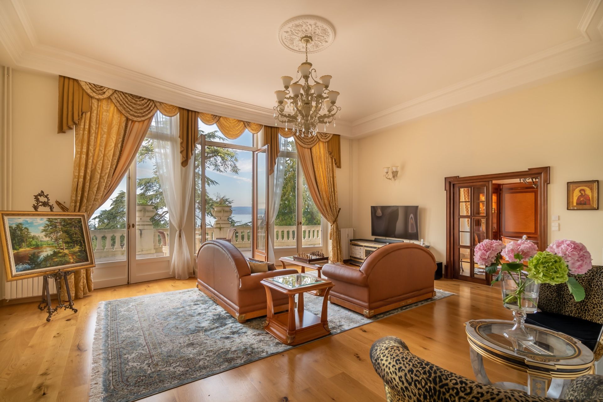 luxury apartment 7 Rooms for sale on EVIAN LES BAINS (74500)