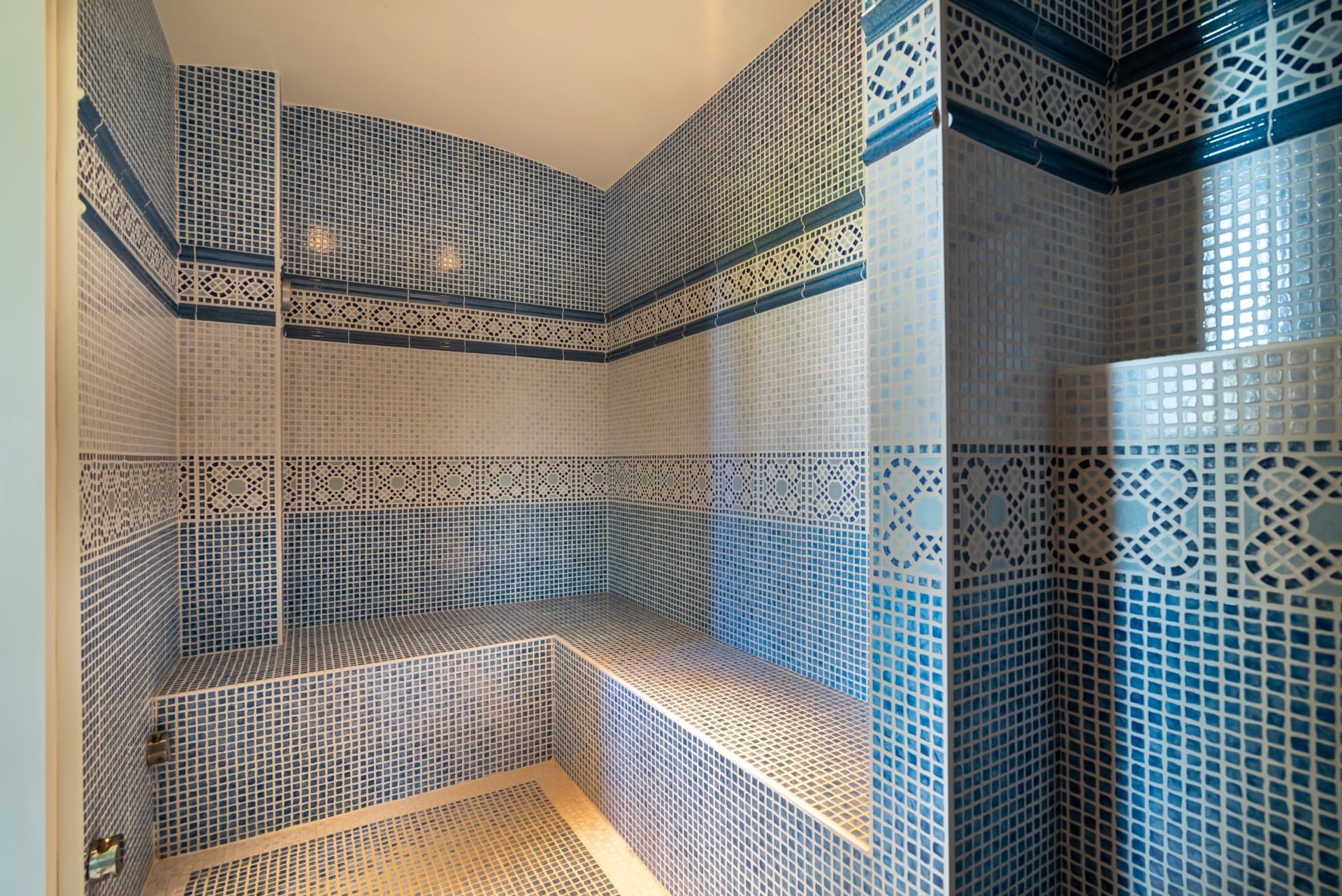 luxury apartment 7 Rooms for sale on EVIAN LES BAINS (74500)