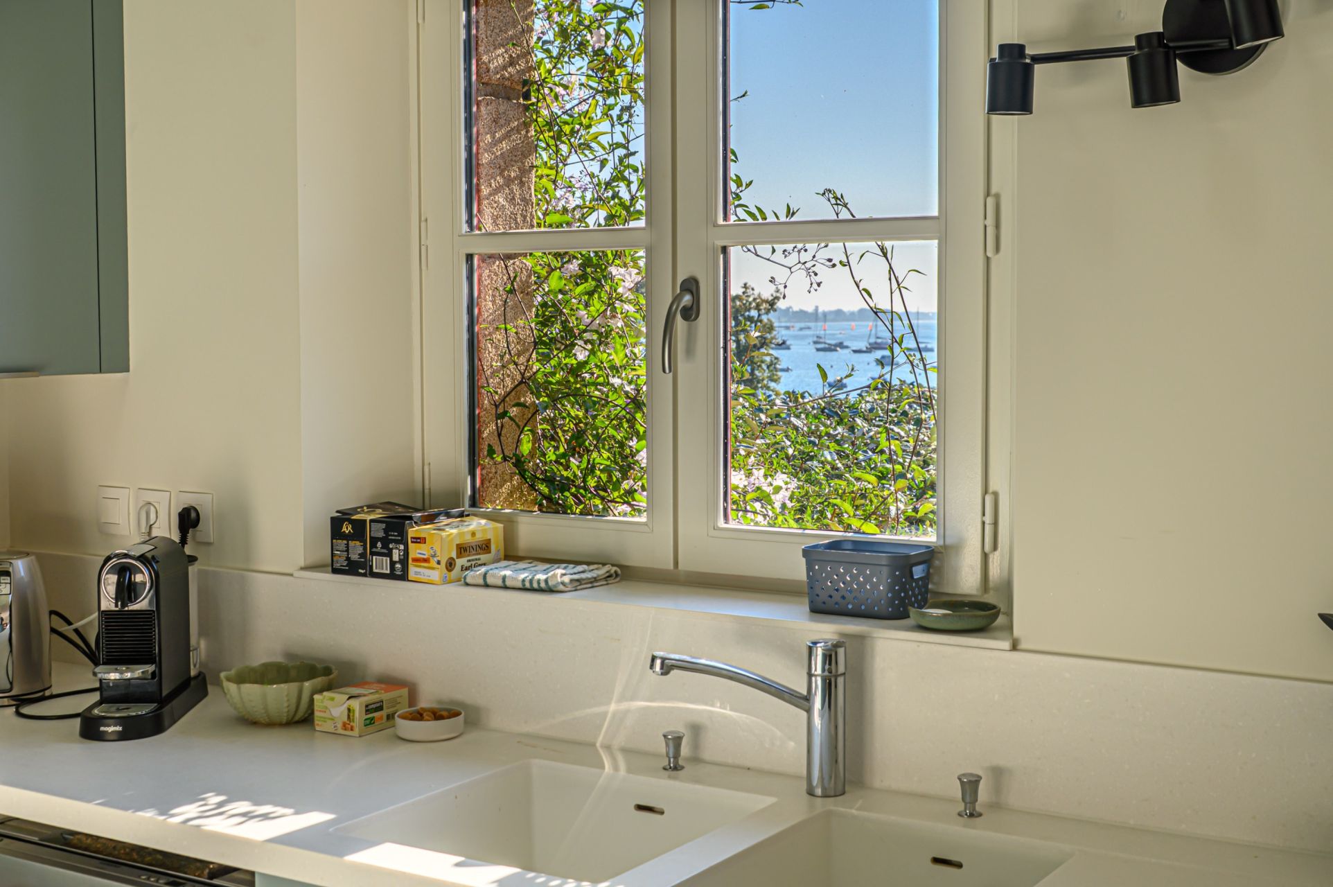 luxury house 4 Rooms for seasonal rent on ARRADON (56610)