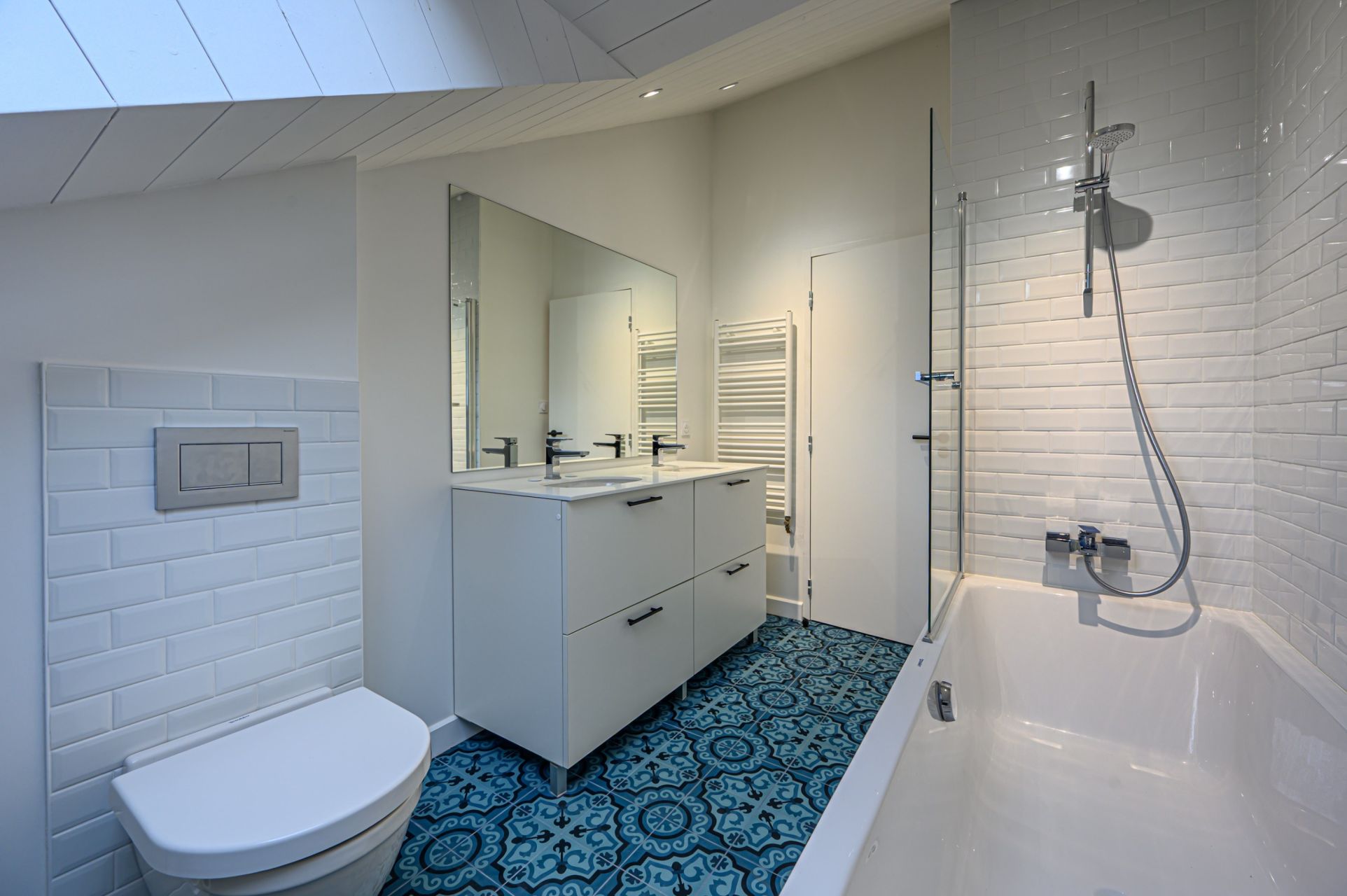 luxury house 12 Rooms for sale on CRACH (56950)