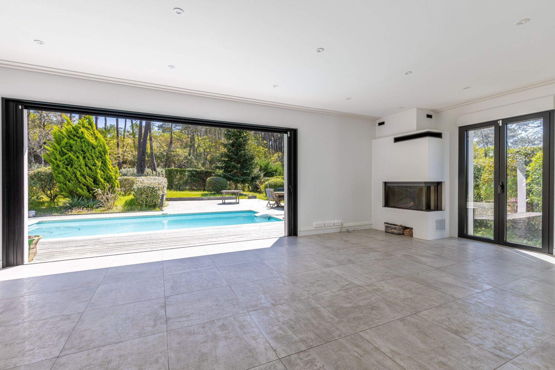 luxury house 5 Rooms for sale on PYLA SUR MER (33115)