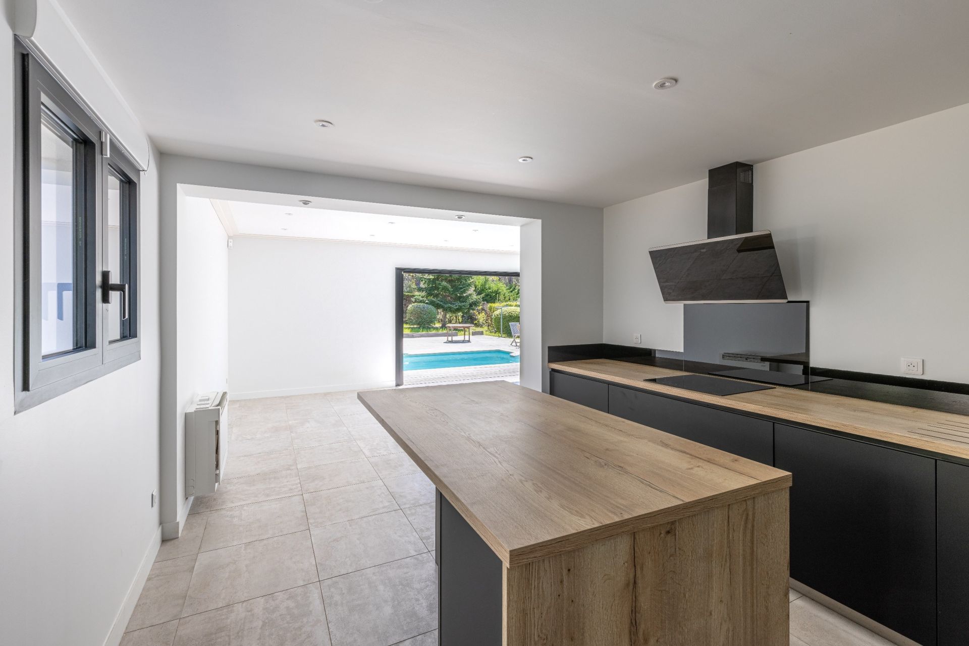 luxury house 5 Rooms for sale on PYLA SUR MER (33115)