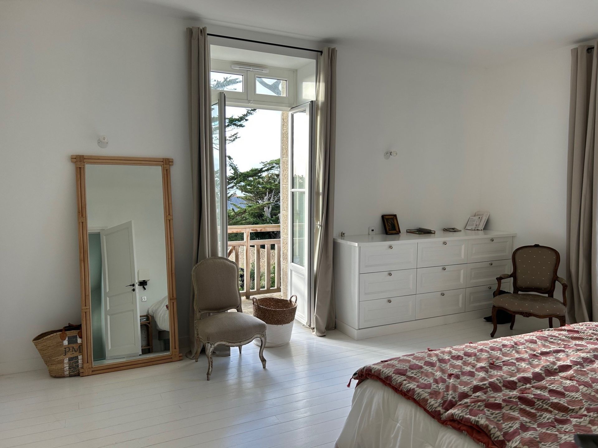 luxury house 10 Rooms for sale on ST LUNAIRE (35800)
