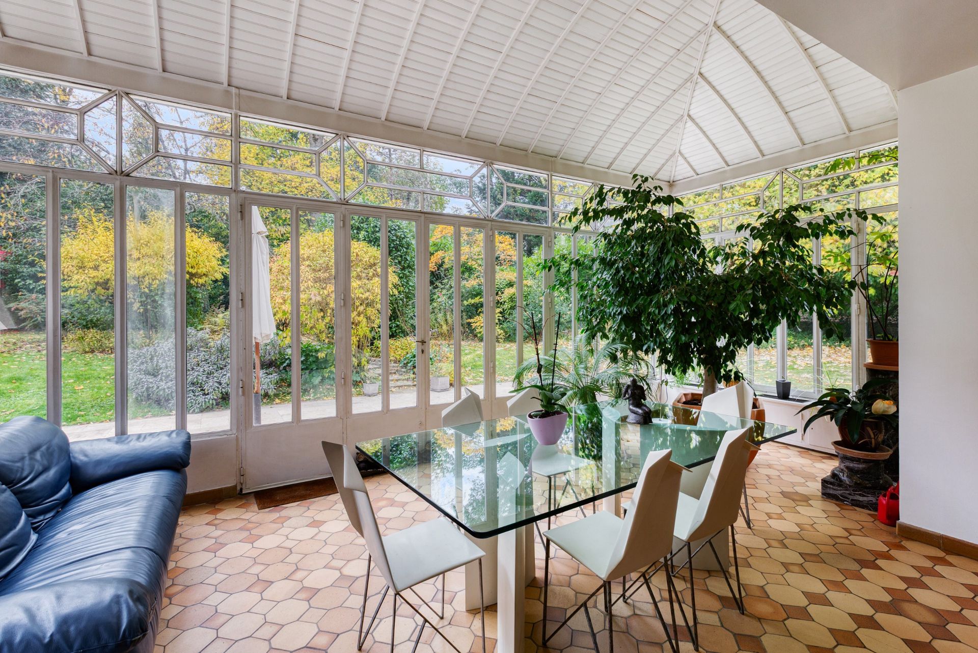 luxury house 12 Rooms for sale on MARNES LA COQUETTE (92430)