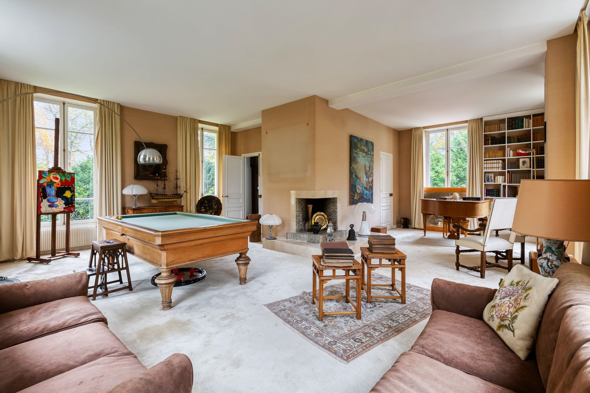 luxury house 12 Rooms for sale on MARNES LA COQUETTE (92430)