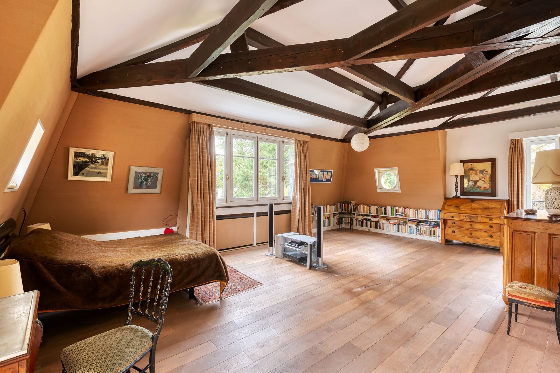 luxury house 12 Rooms for sale on MARNES LA COQUETTE (92430)