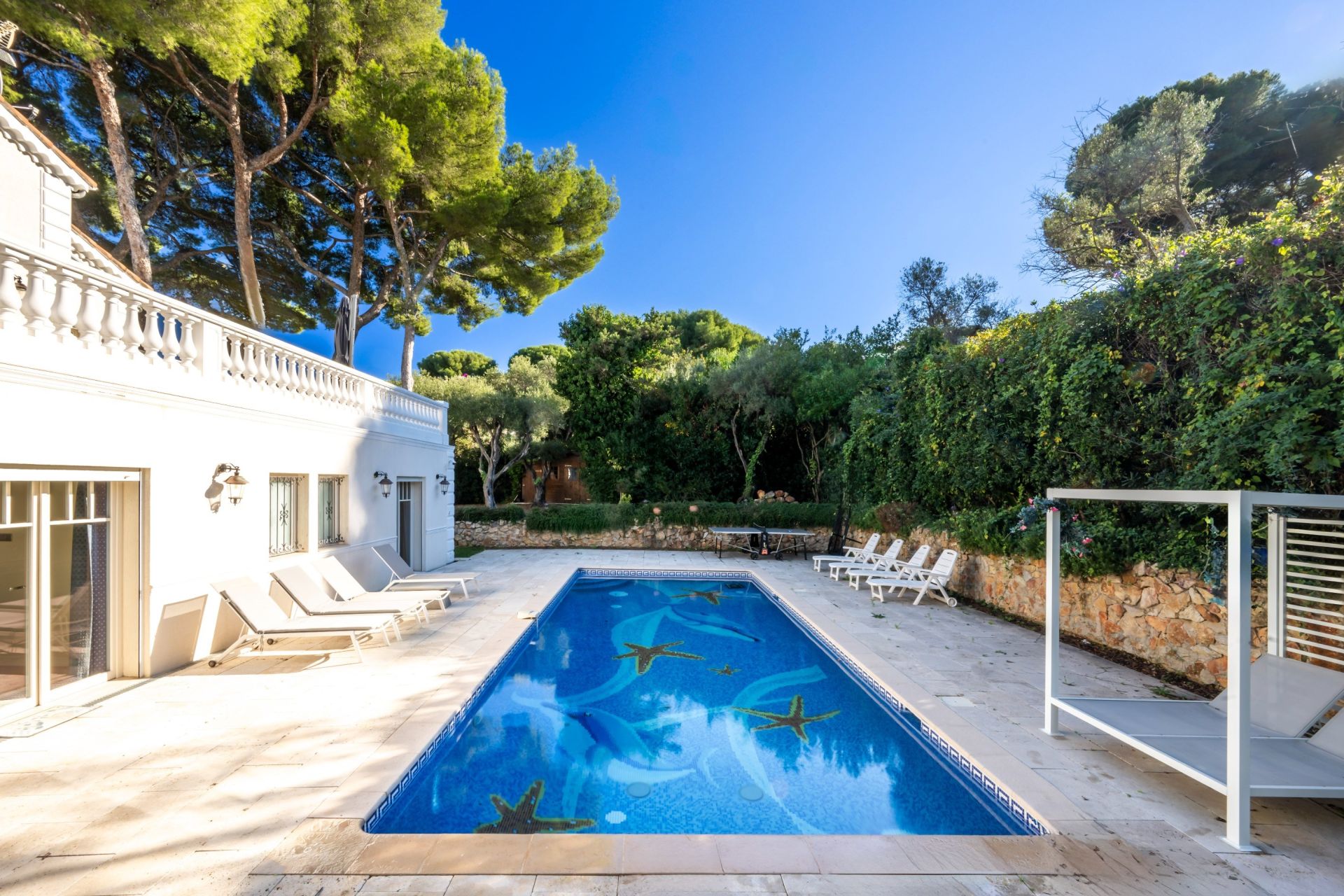 luxury villa 5 Rooms for sale on CAP D ANTIBES (06160)