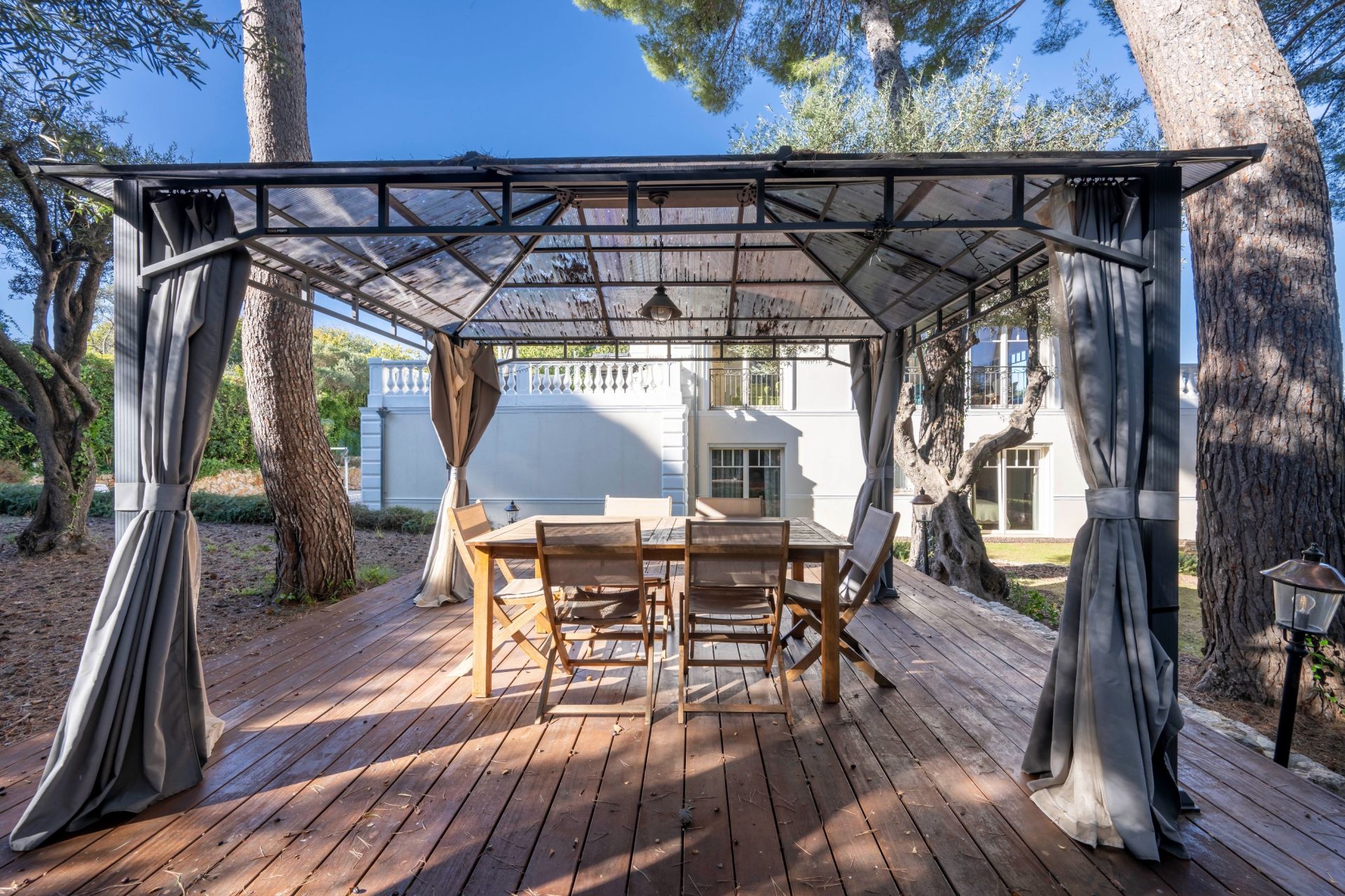 villa de luxe 5 Pièces en vente sur CAP D ANTIBES (06160)