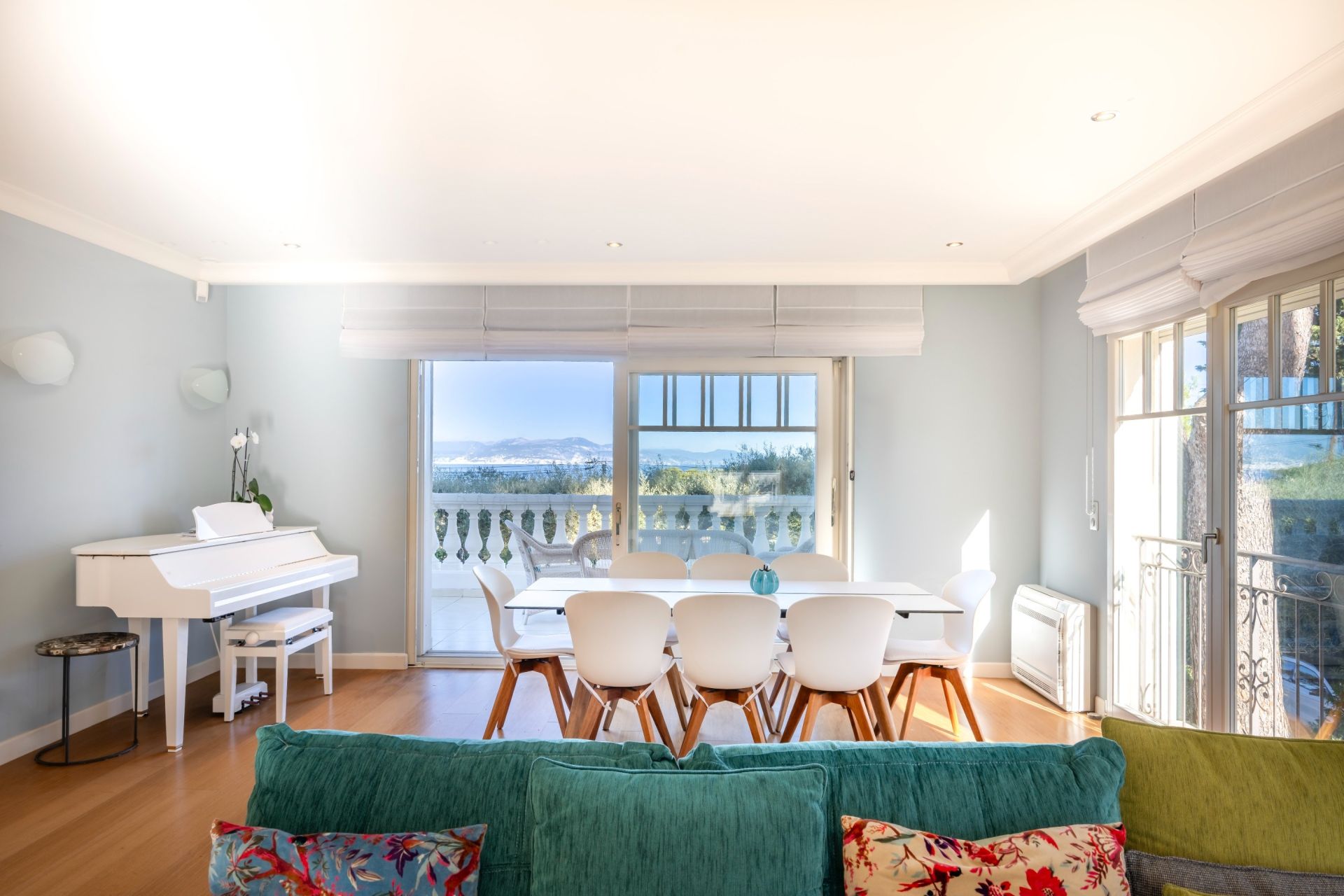 luxury villa 5 Rooms for sale on CAP D ANTIBES (06160)