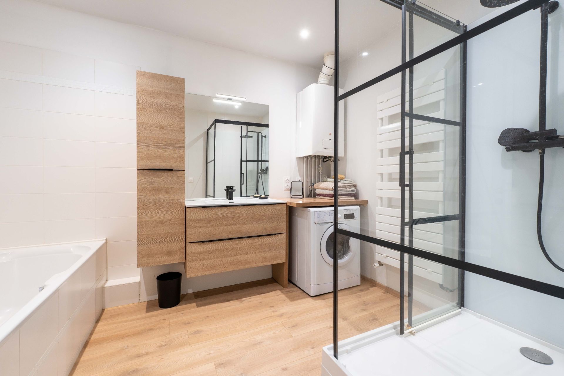 luxury duplex 6 Rooms for sale on LA ROCHELLE (17000)