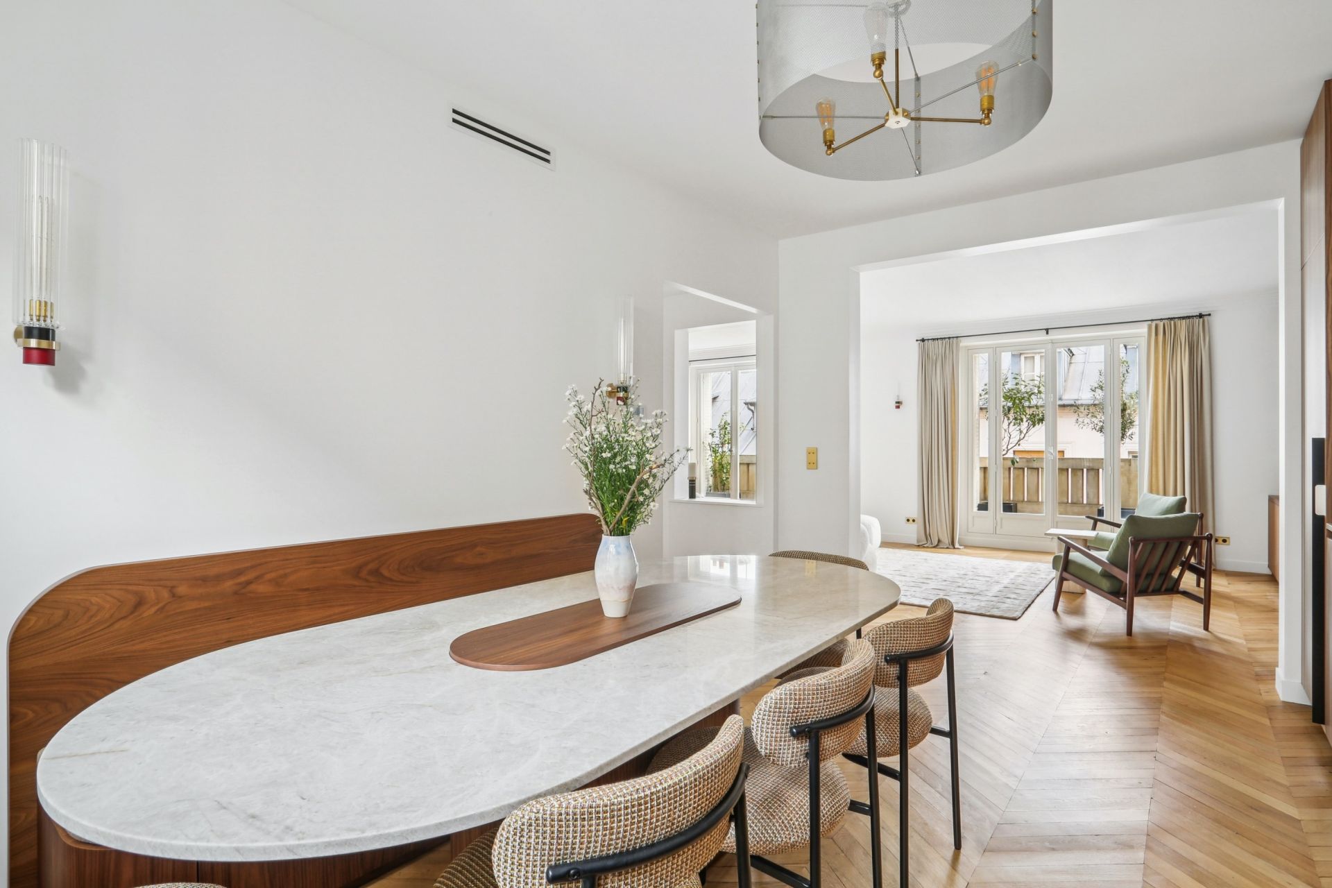 luxury apartment 5 Rooms for sale on PARIS (75007)