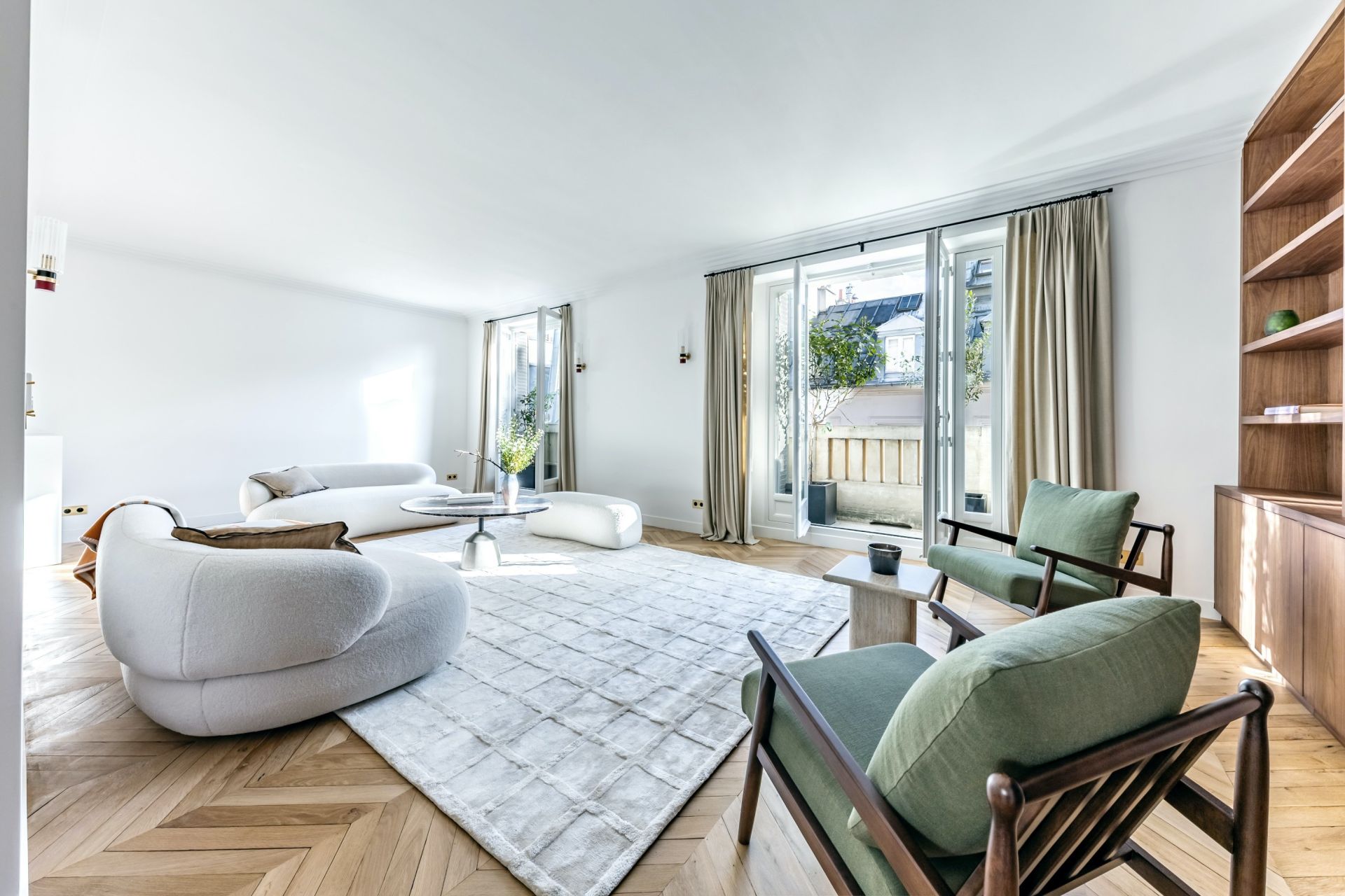 luxury apartment 5 Rooms for sale on PARIS (75007)