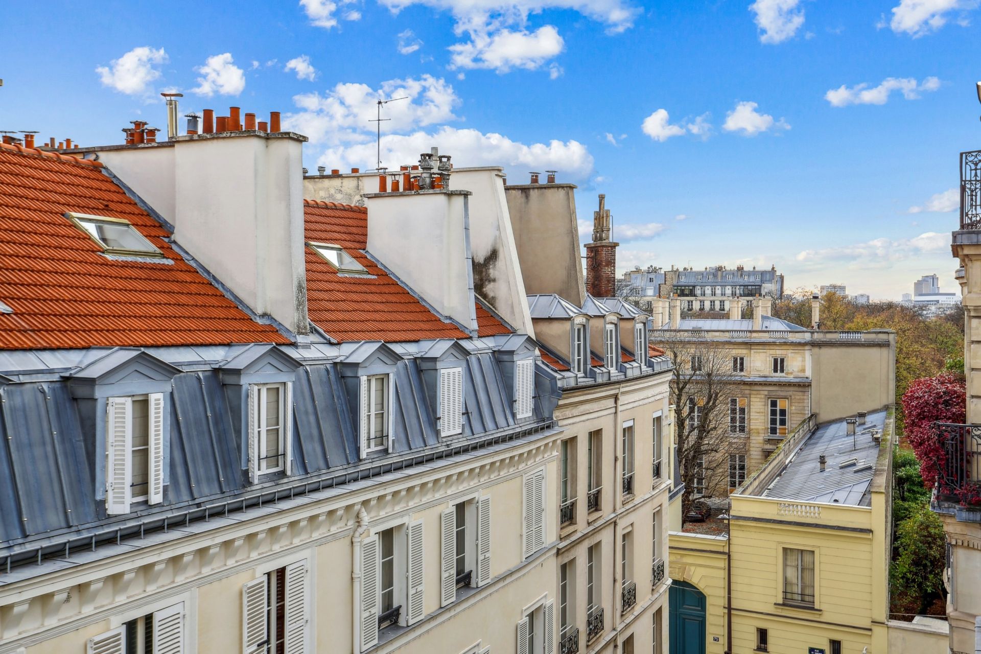 luxury apartment 5 Rooms for sale on PARIS (75007)