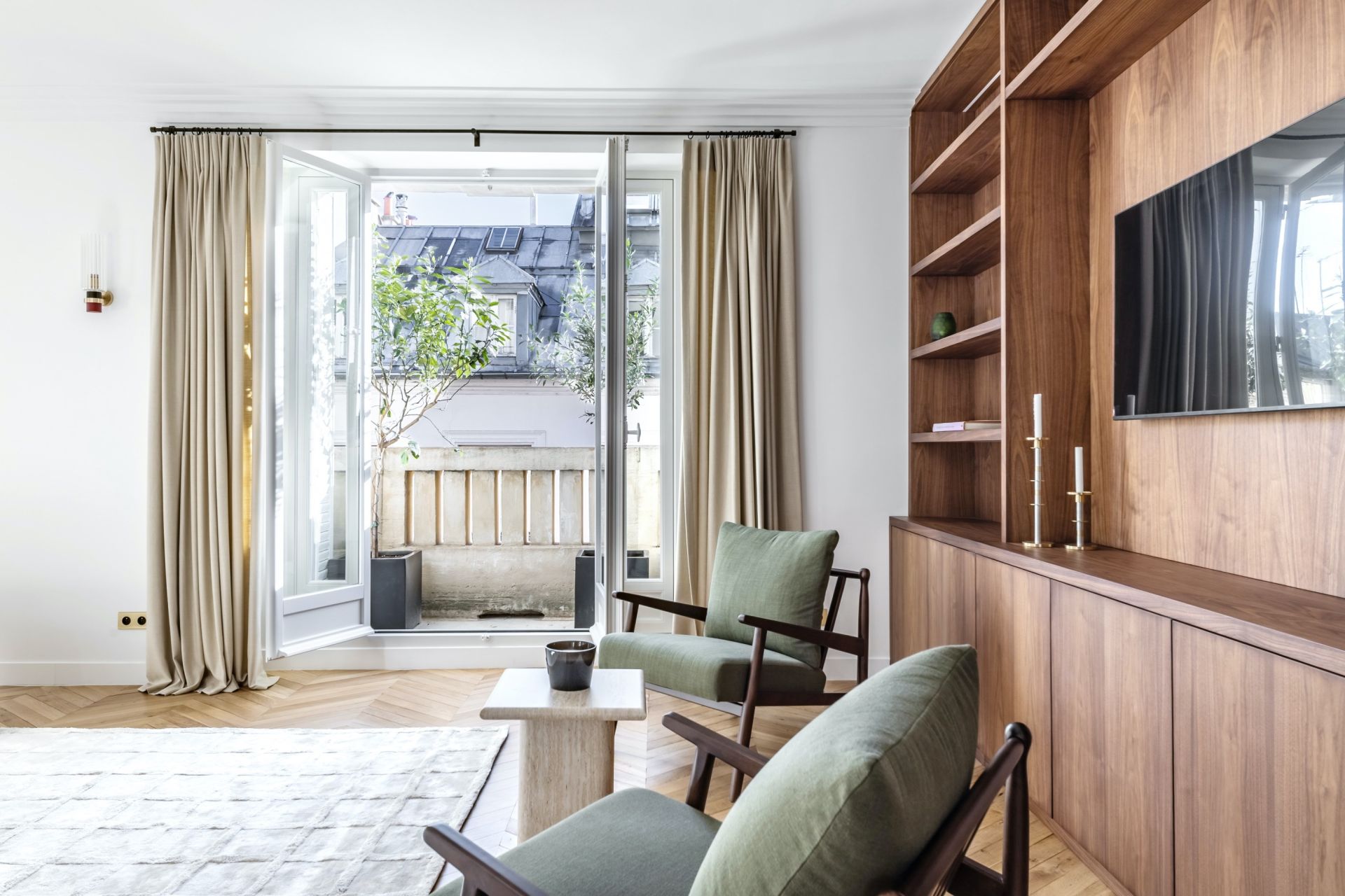 luxury apartment 5 Rooms for sale on PARIS (75007)