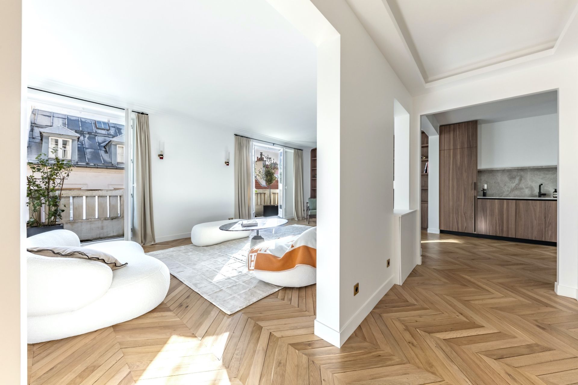 luxury apartment 5 Rooms for sale on PARIS (75007)