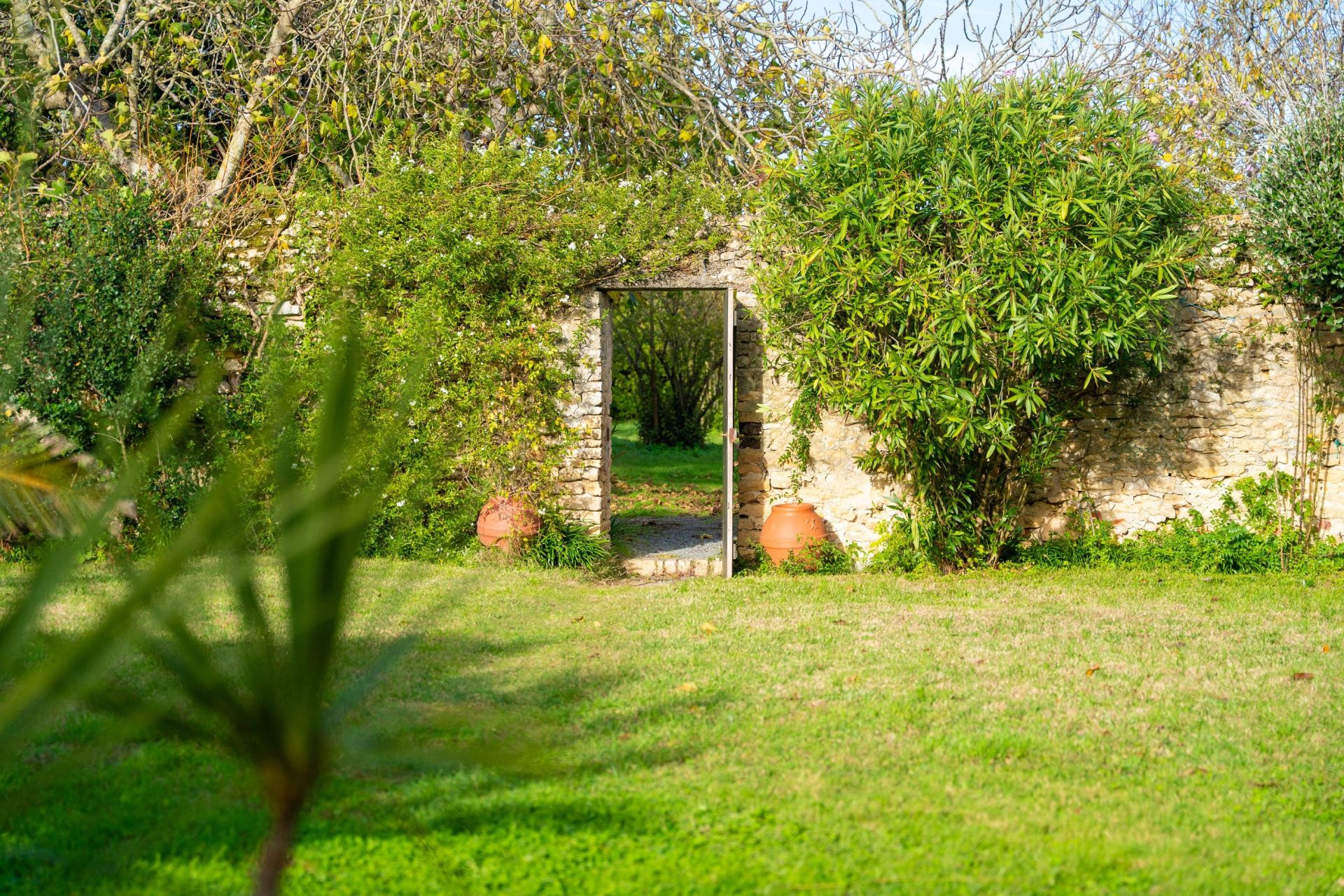 luxury house 7 Rooms for sale on LOIX (17111)