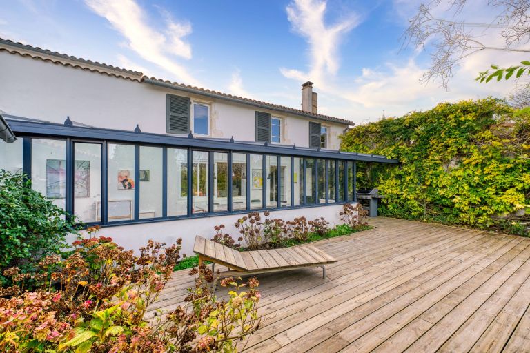 luxury house 7 Rooms for sale on LOIX (17111)