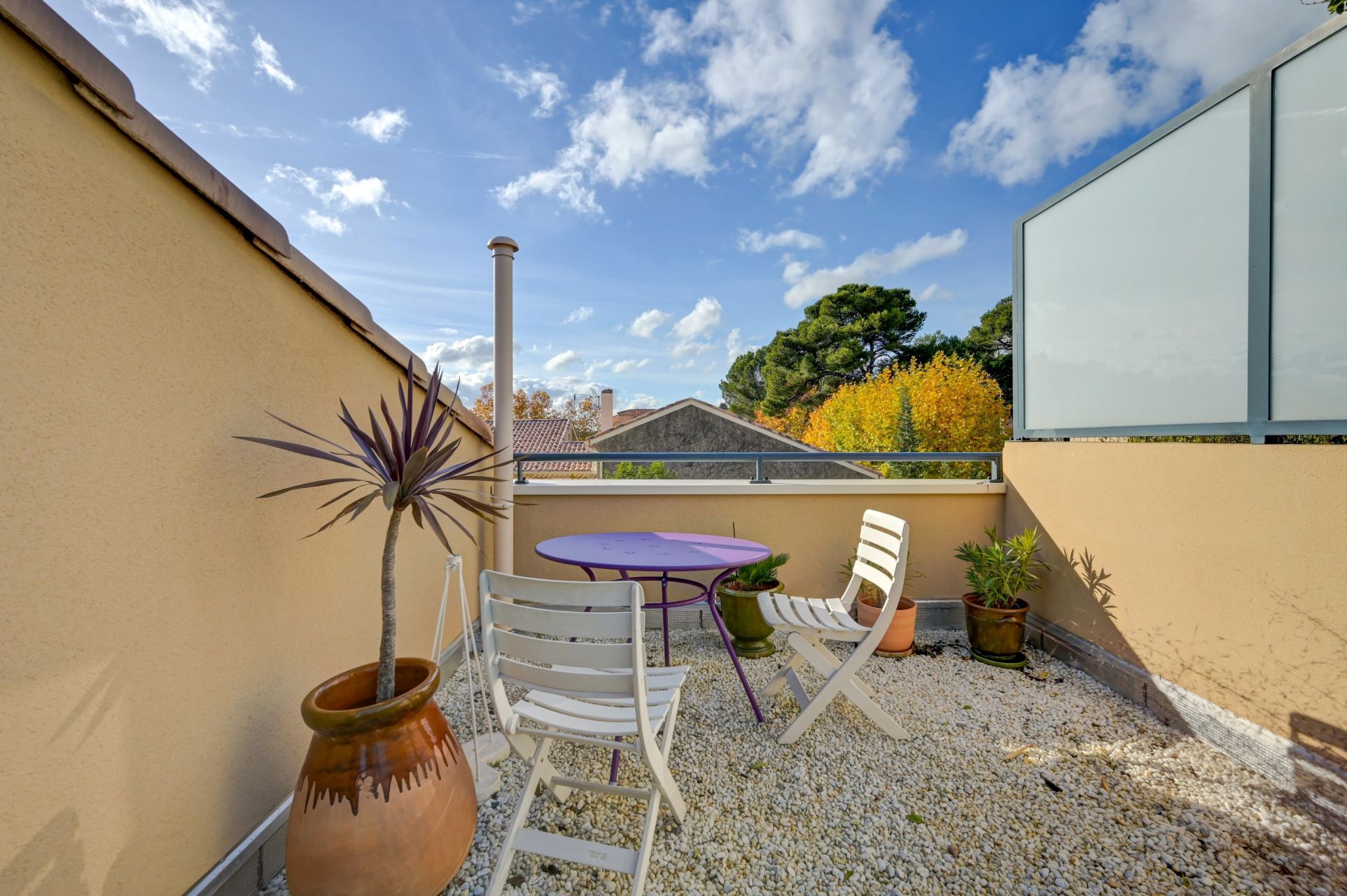 luxury apartment 4 Rooms for sale on AIX EN PROVENCE (13090)