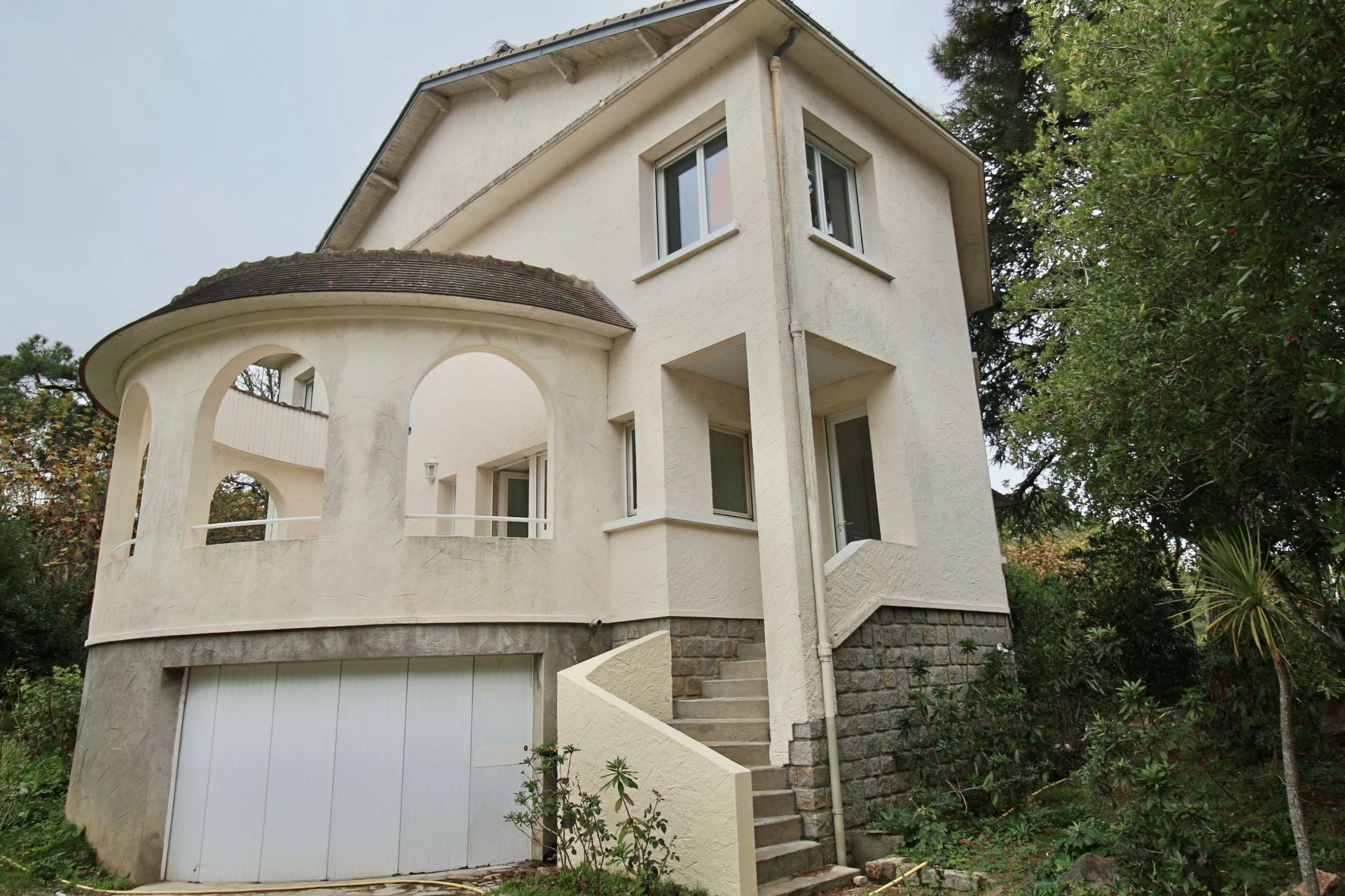 luxury house 5 Rooms for sale on LA BAULE (44500)