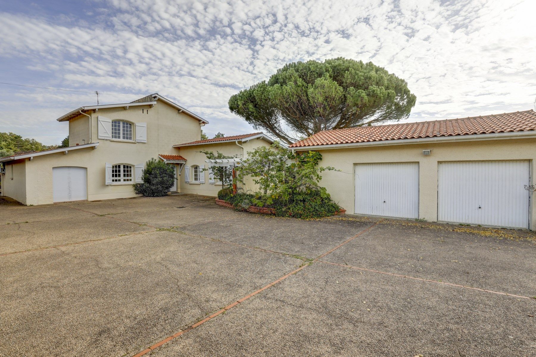 maison de luxe 10 Pièces en vente sur GIROUSSENS (81500)