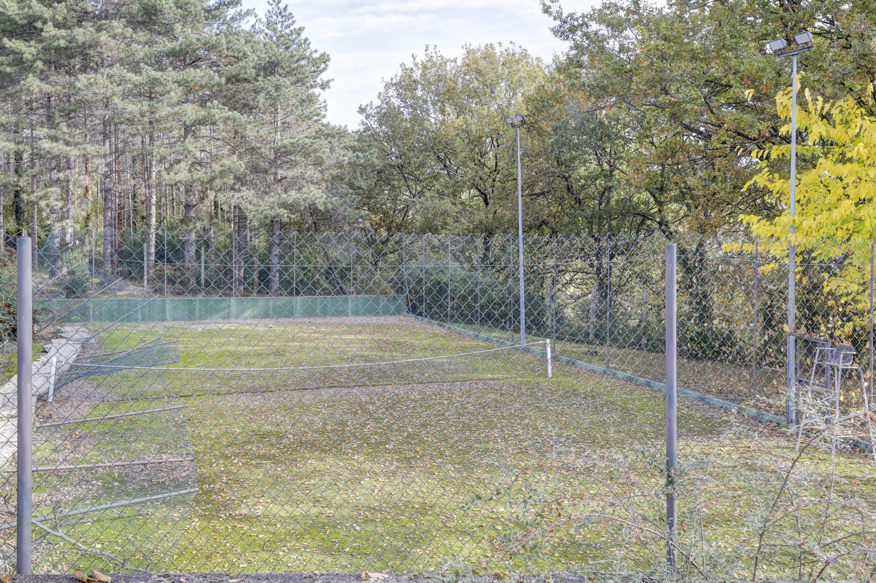 luxury house 10 Rooms for sale on GIROUSSENS (81500)