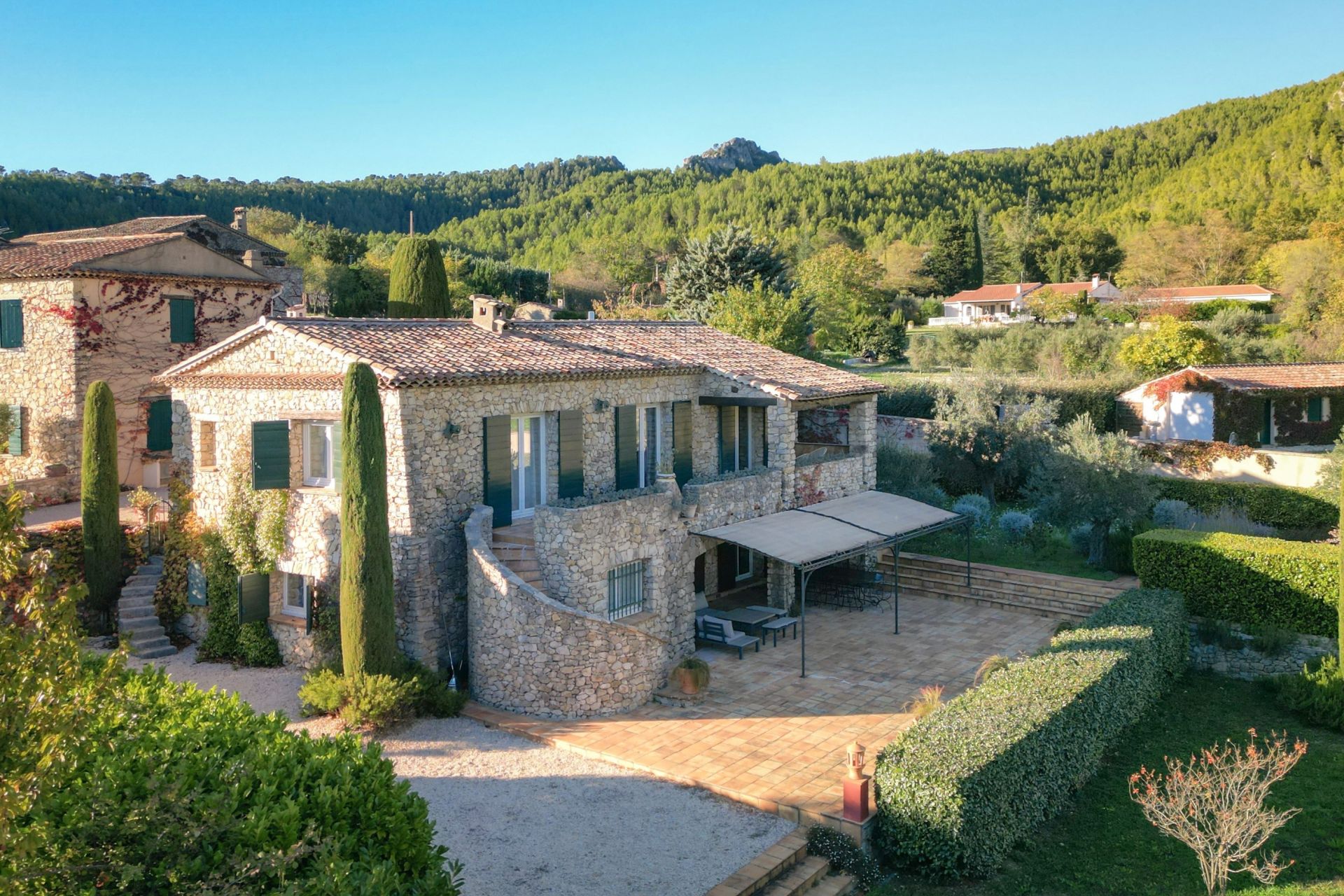 maison de luxe 8 Pièces en vente sur LA ROQUEBRUSSANNE (83136)