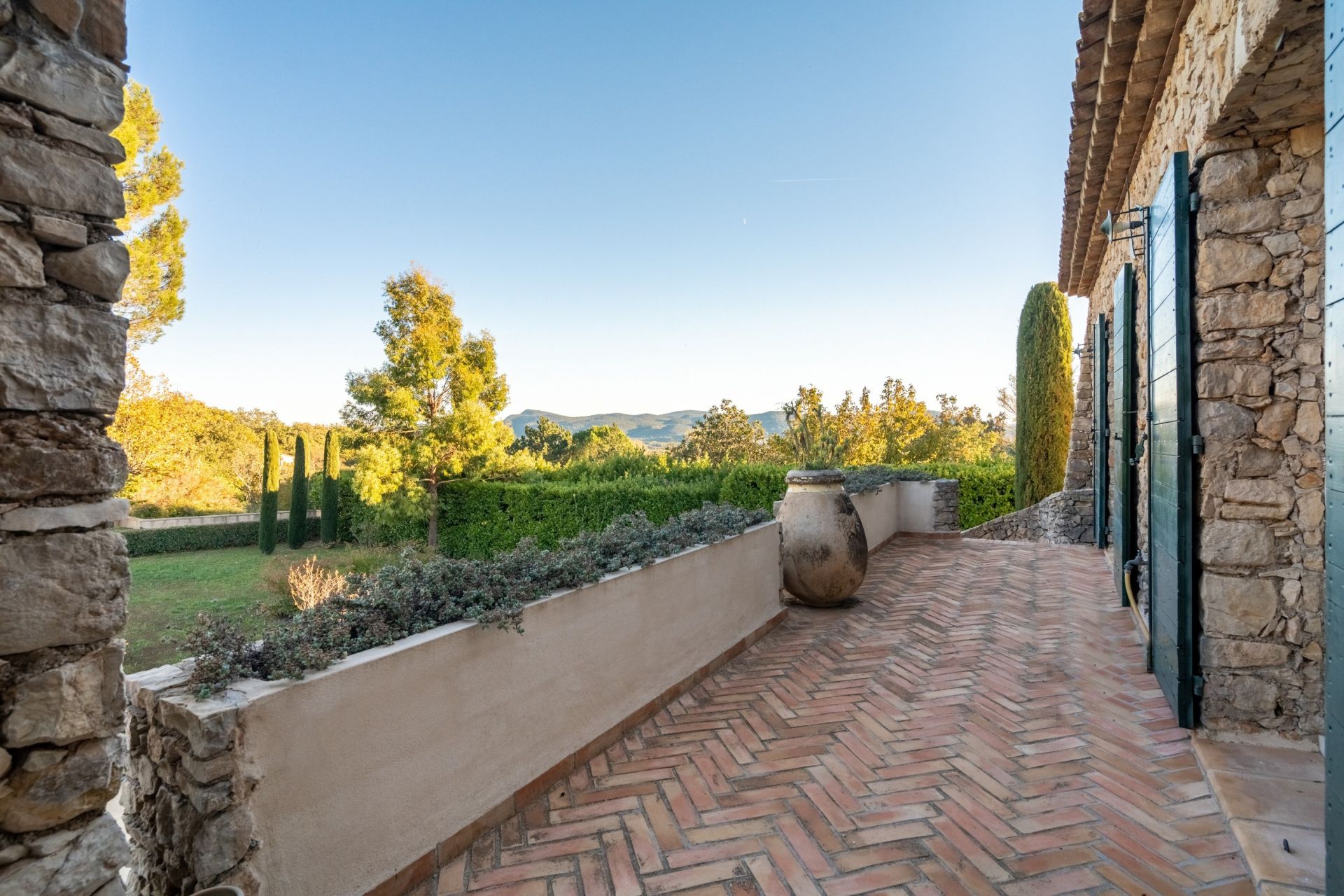 maison de luxe 8 Pièces en vente sur LA ROQUEBRUSSANNE (83136)