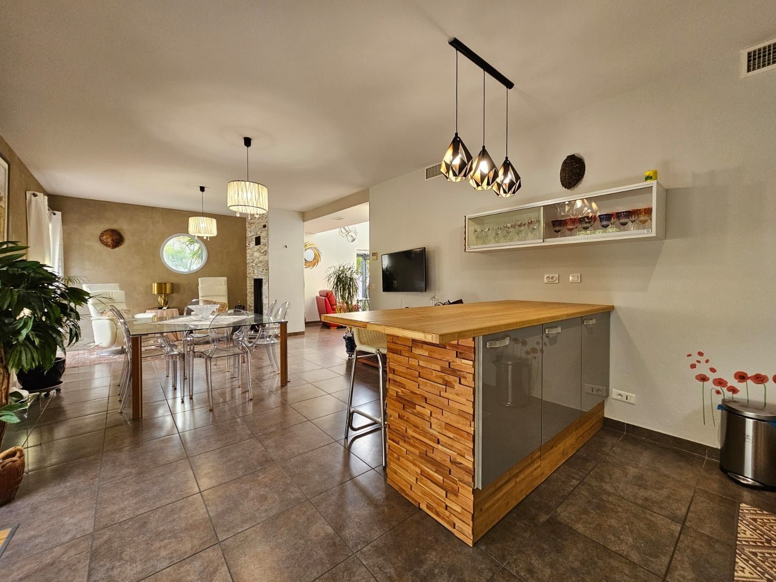 luxury house 5 Rooms for sale on PERPIGNAN (66000)