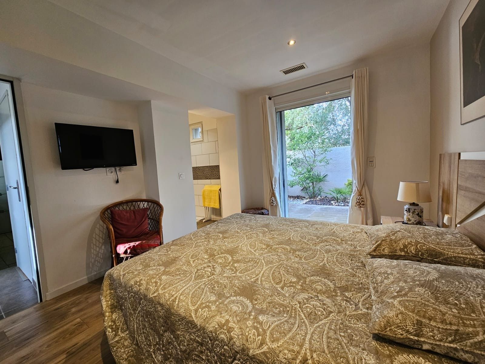 luxury house 5 Rooms for sale on PERPIGNAN (66000)