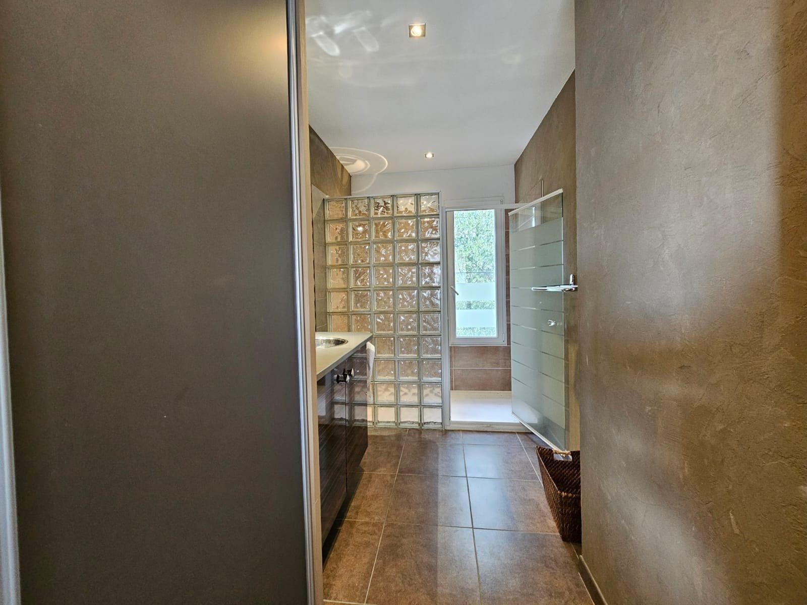 luxury house 5 Rooms for sale on PERPIGNAN (66000)