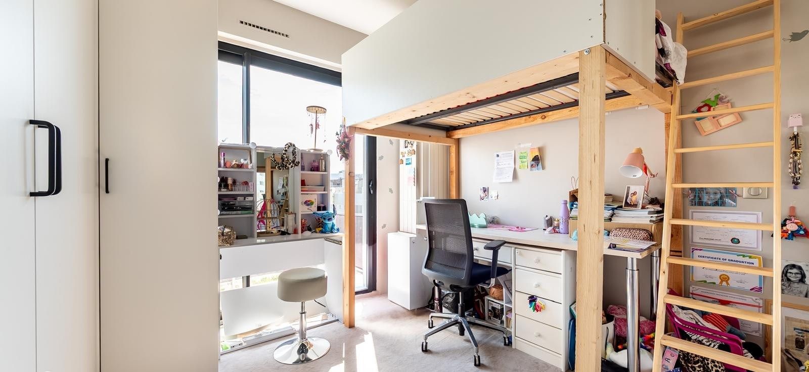 luxury apartment 4 Rooms for sale on PARIS (75016)