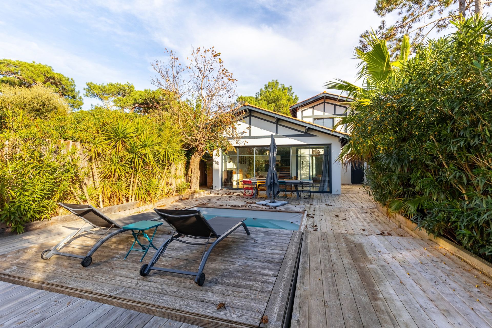 luxury house 7 Rooms for sale on PYLA SUR MER (33115)