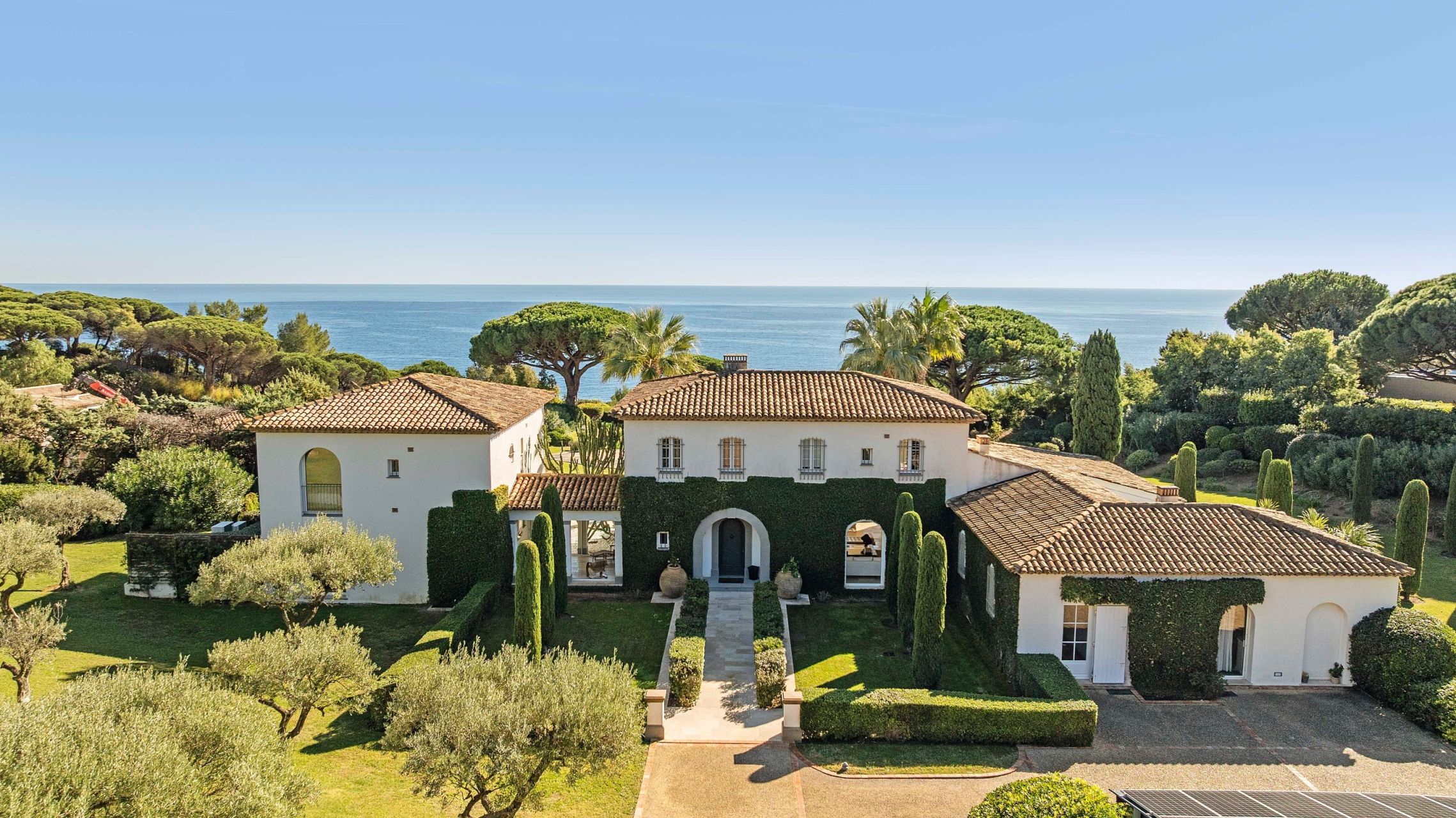 luxury villa 12 Rooms for sale on RAMATUELLE (83350)