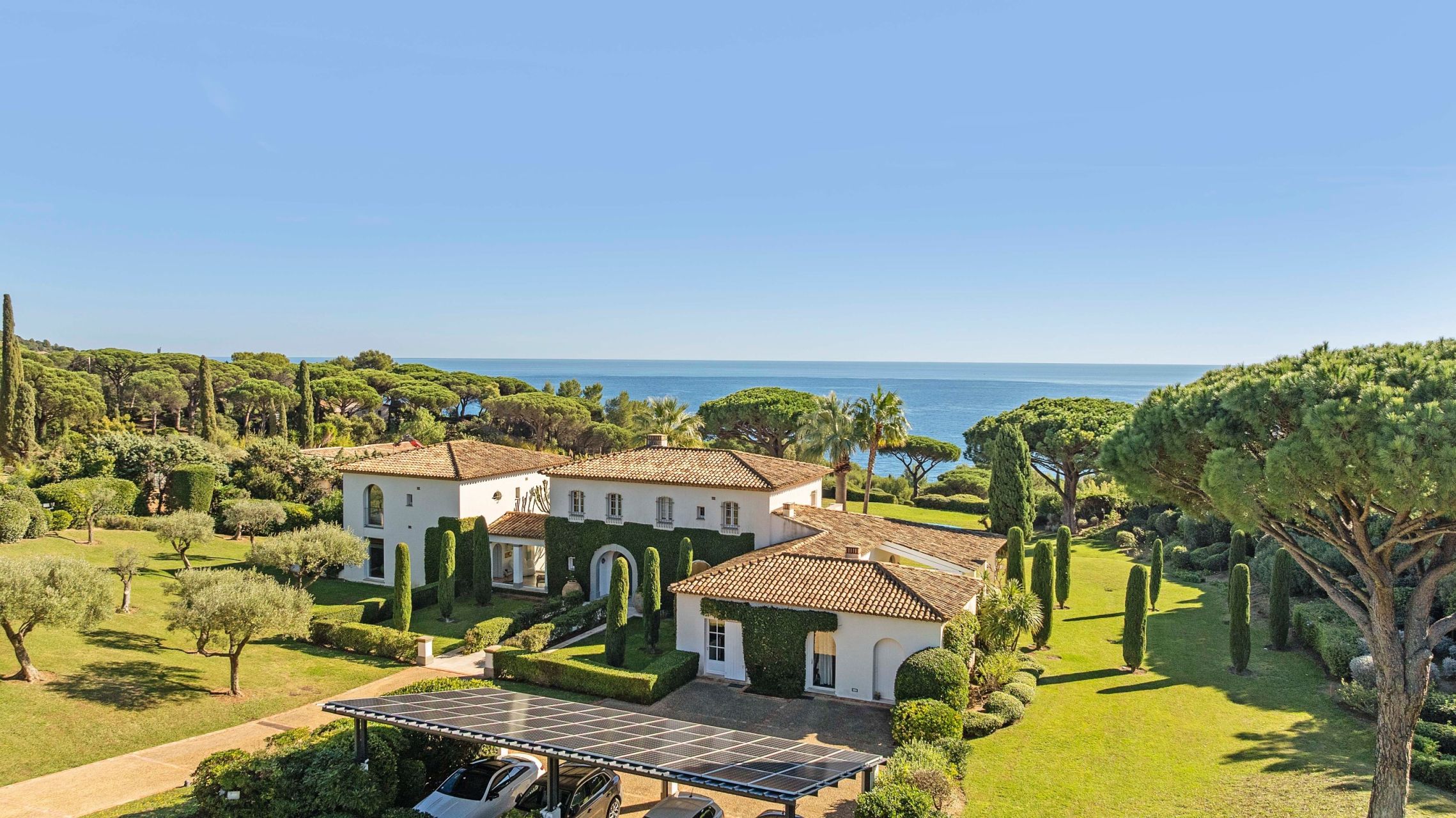 luxury villa 12 Rooms for sale on RAMATUELLE (83350)