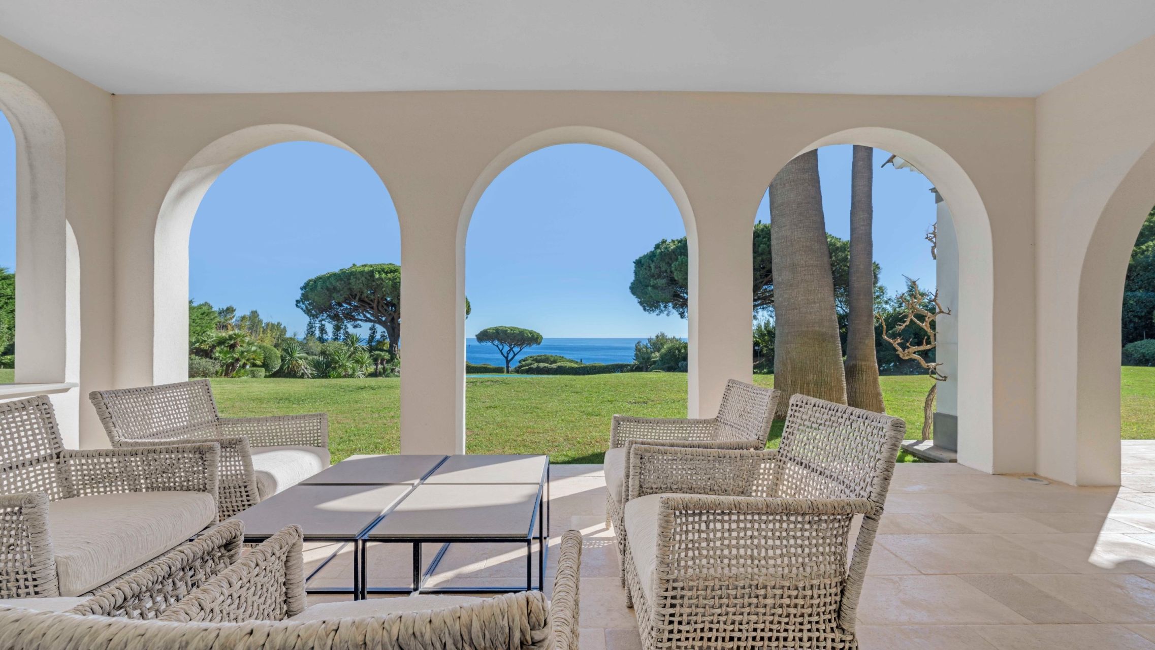 luxury villa 12 Rooms for sale on RAMATUELLE (83350)