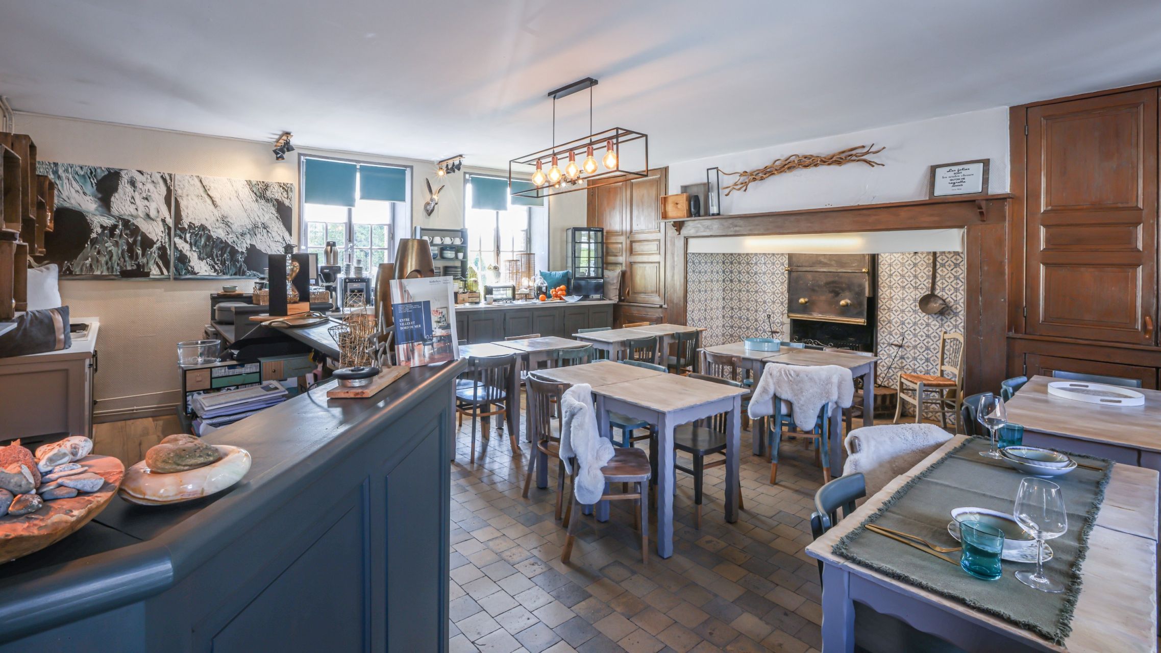 luxury property 14 Rooms for sale on MONTREUIL (62170)