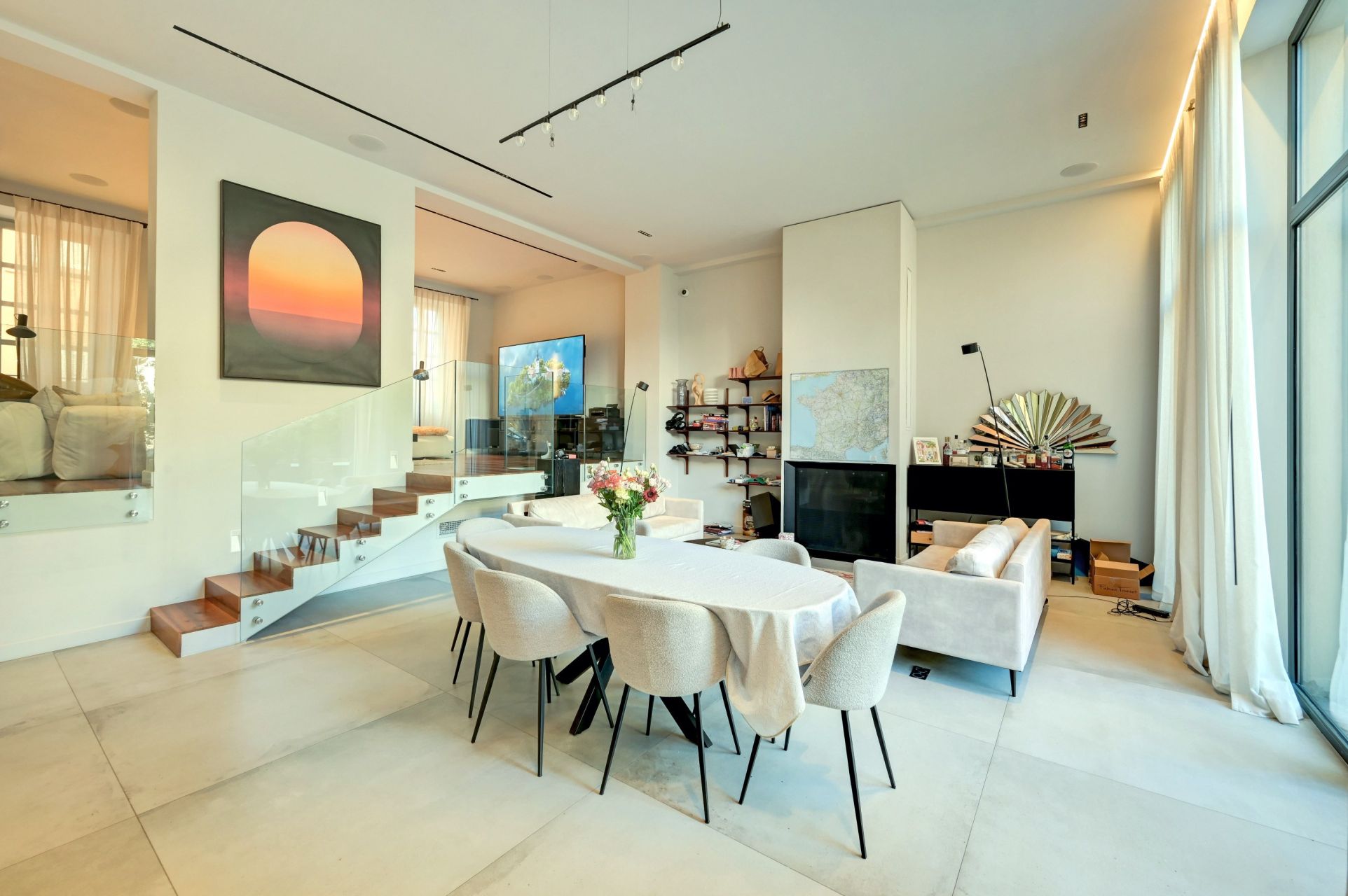 luxury house 8 Rooms for sale on AIX EN PROVENCE (13100)